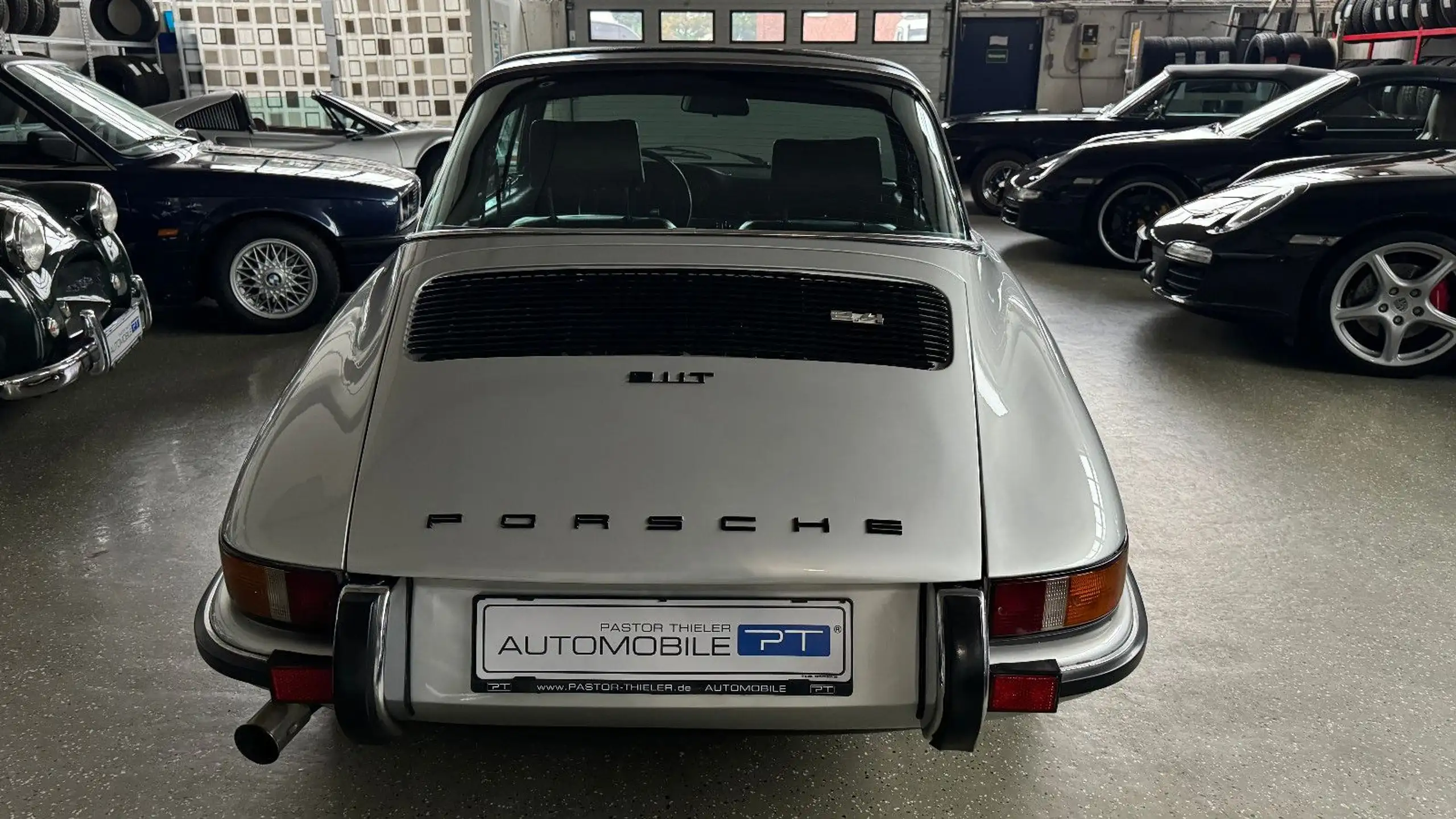 Porsche - 911