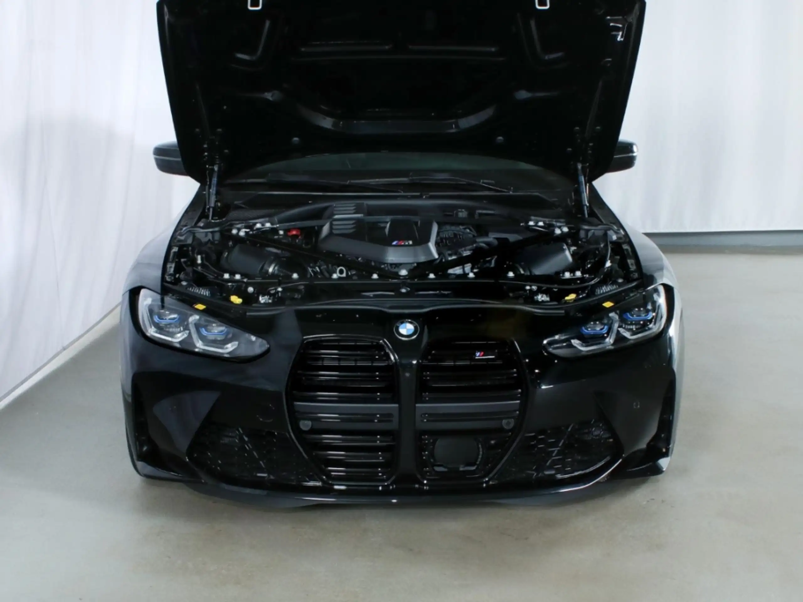 BMW - M4