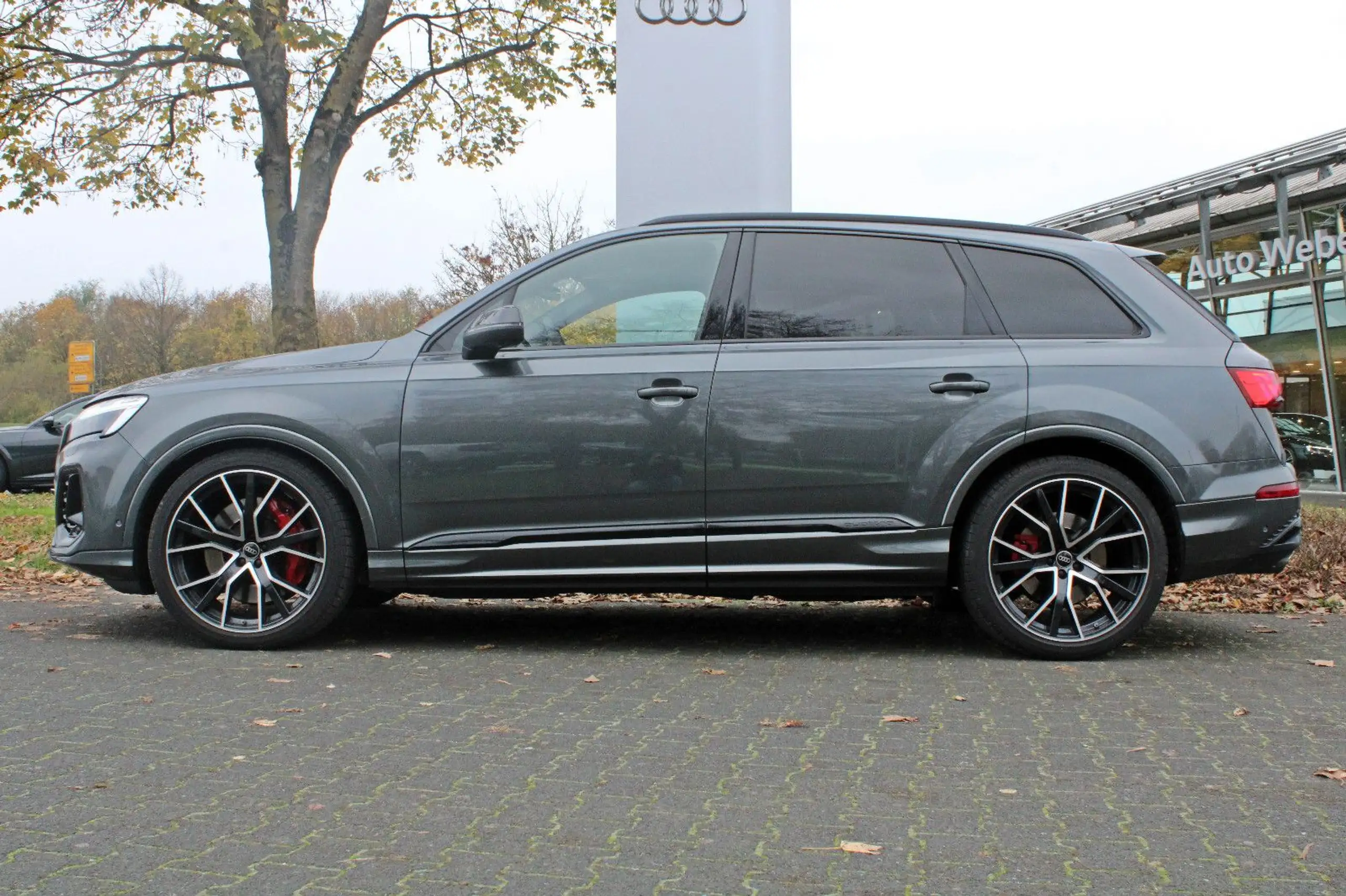 Audi - SQ7