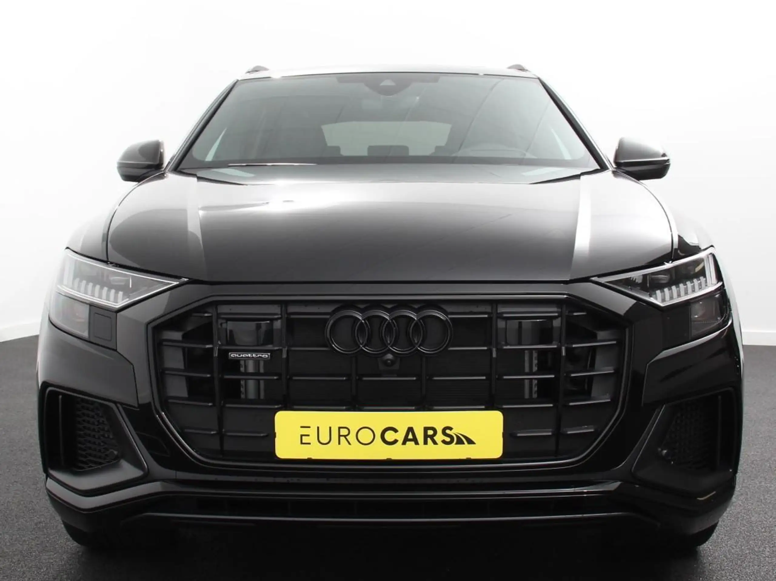 Audi - Q8