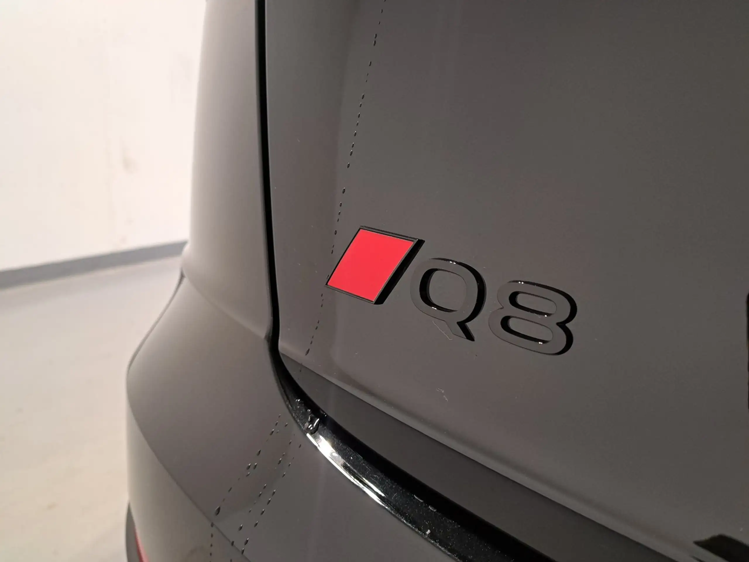 Audi - Q8