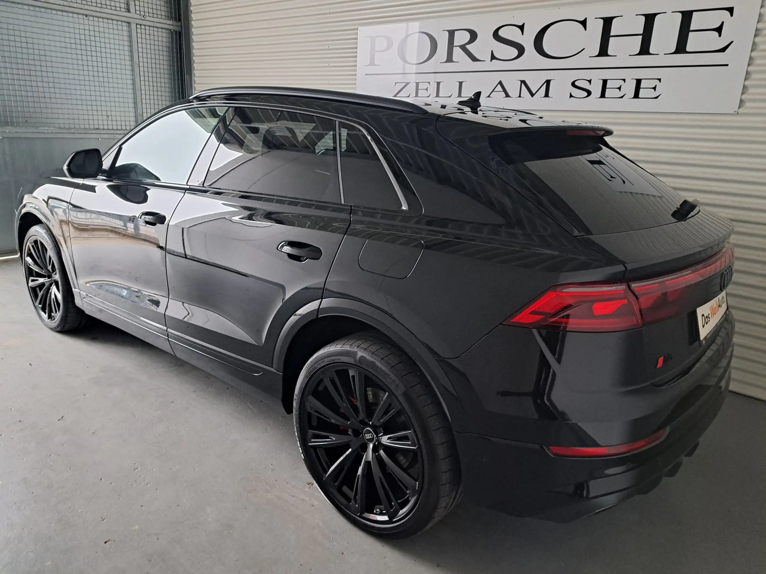 Audi - Q8