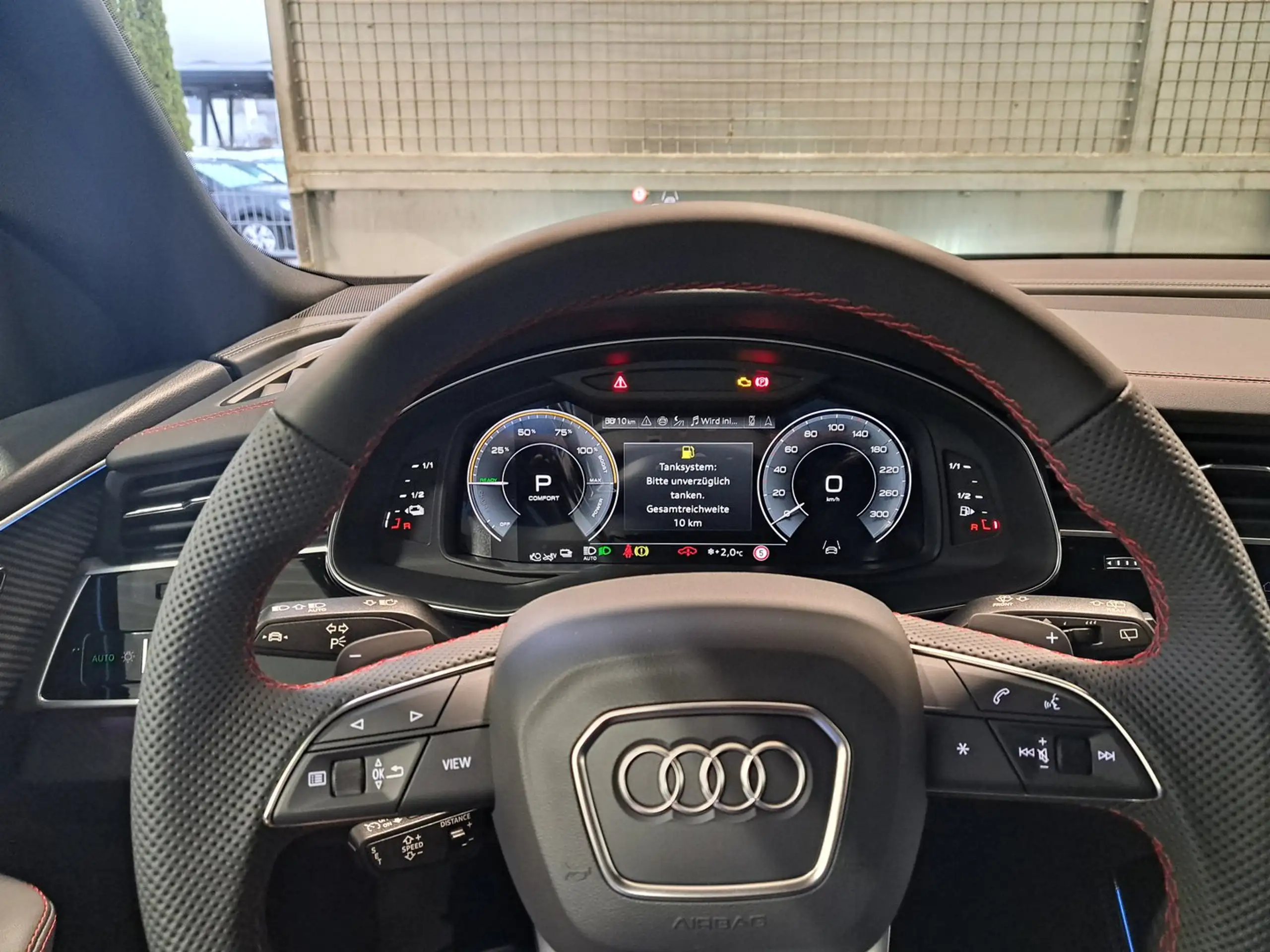 Audi - Q8