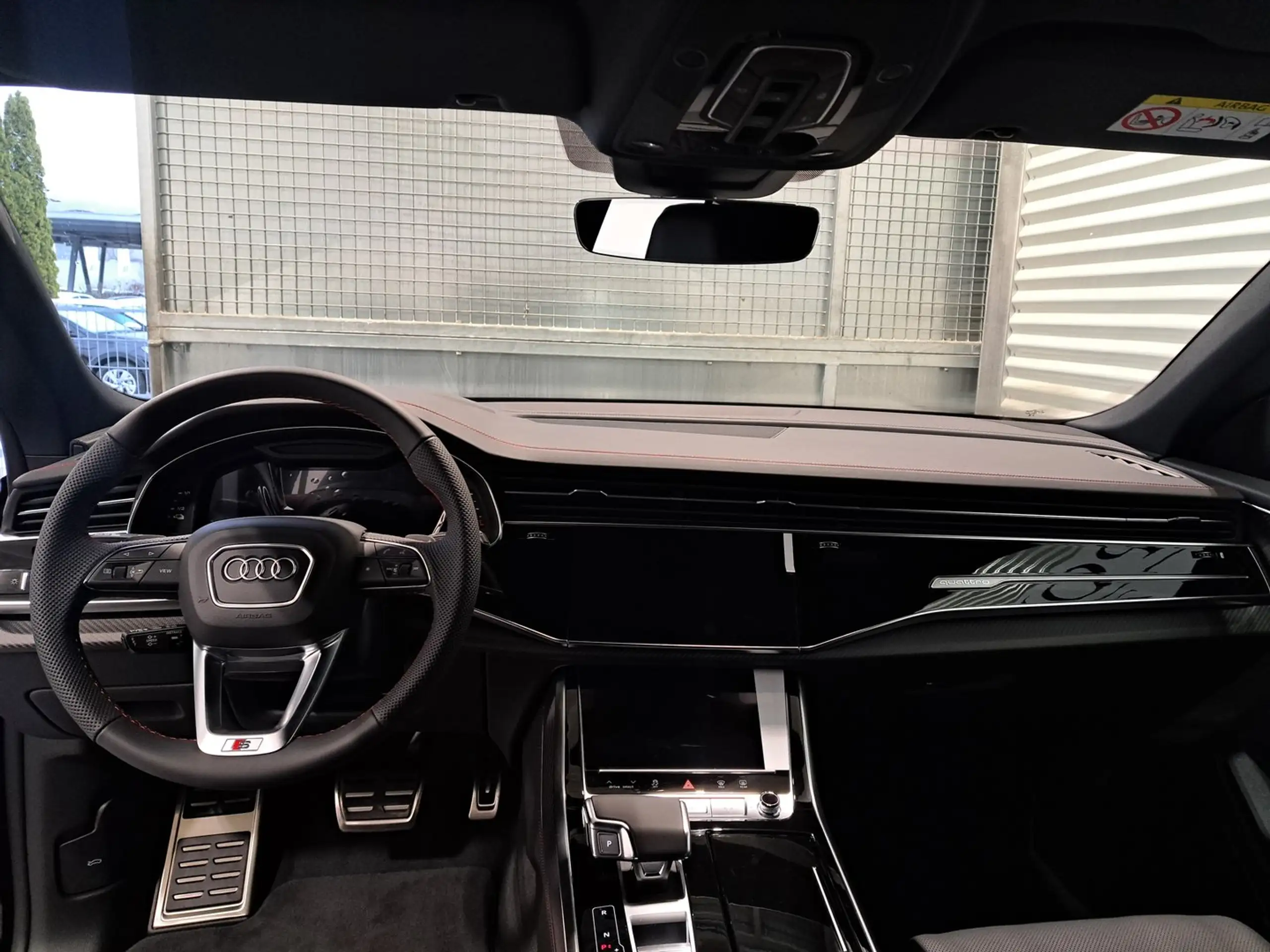 Audi - Q8