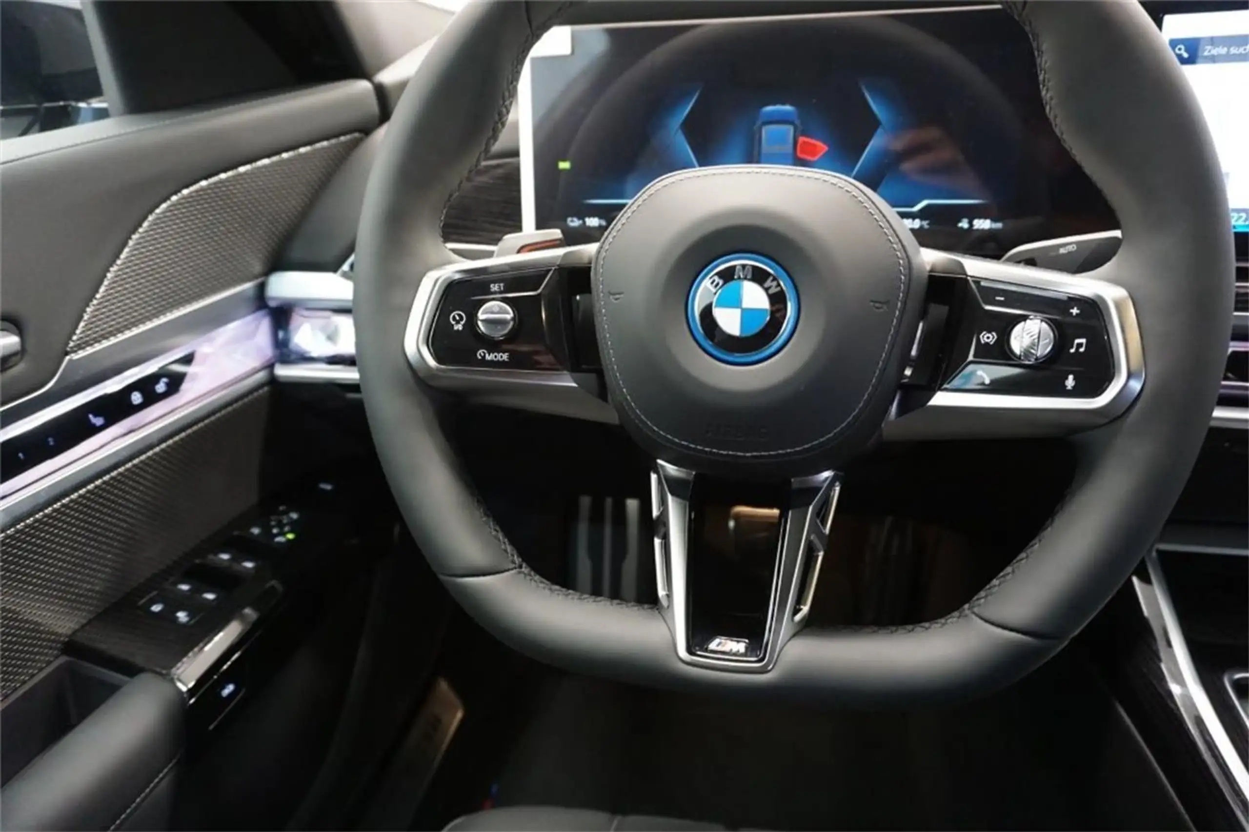 BMW - i7