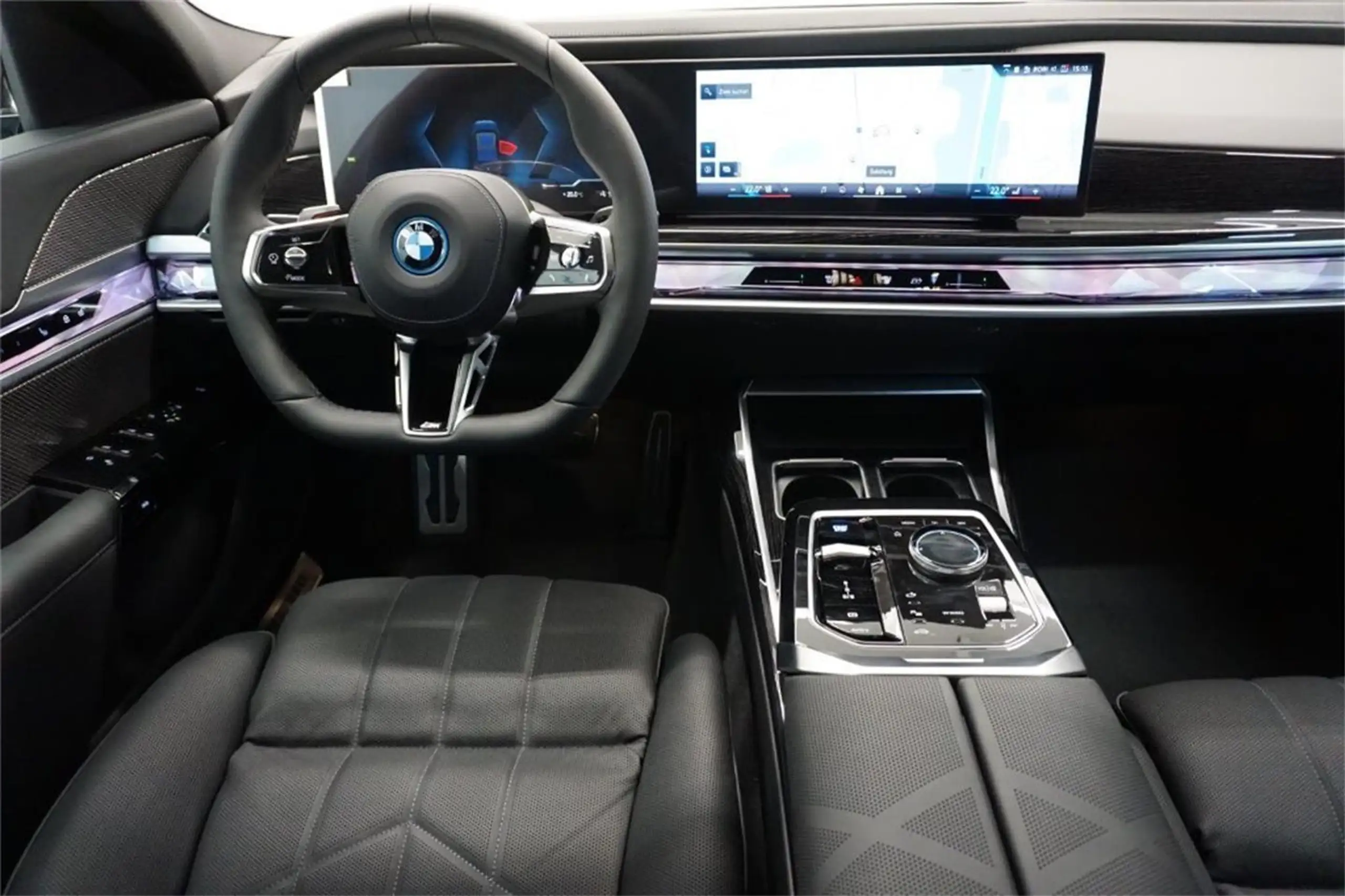 BMW - i7