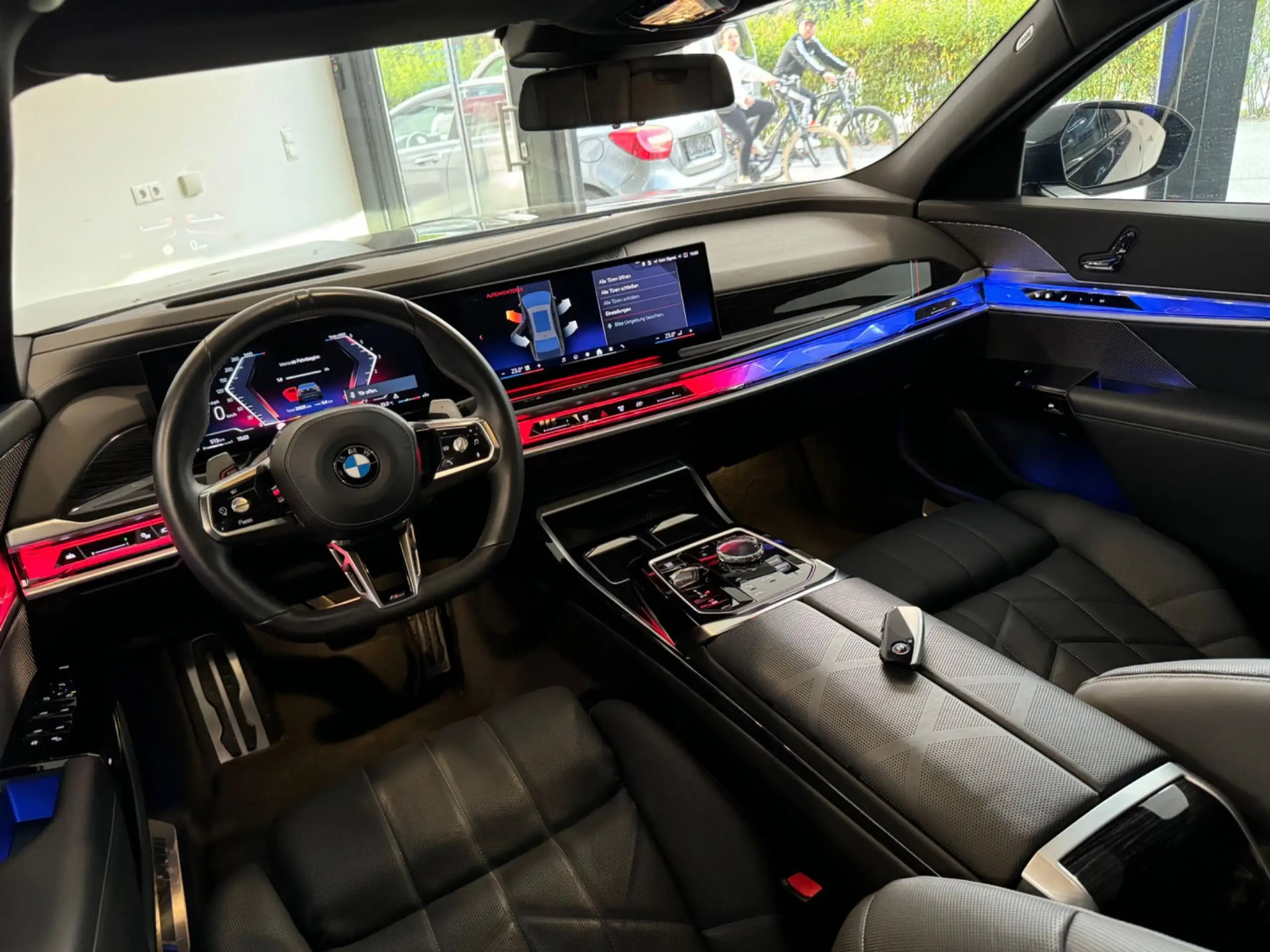 BMW - 740