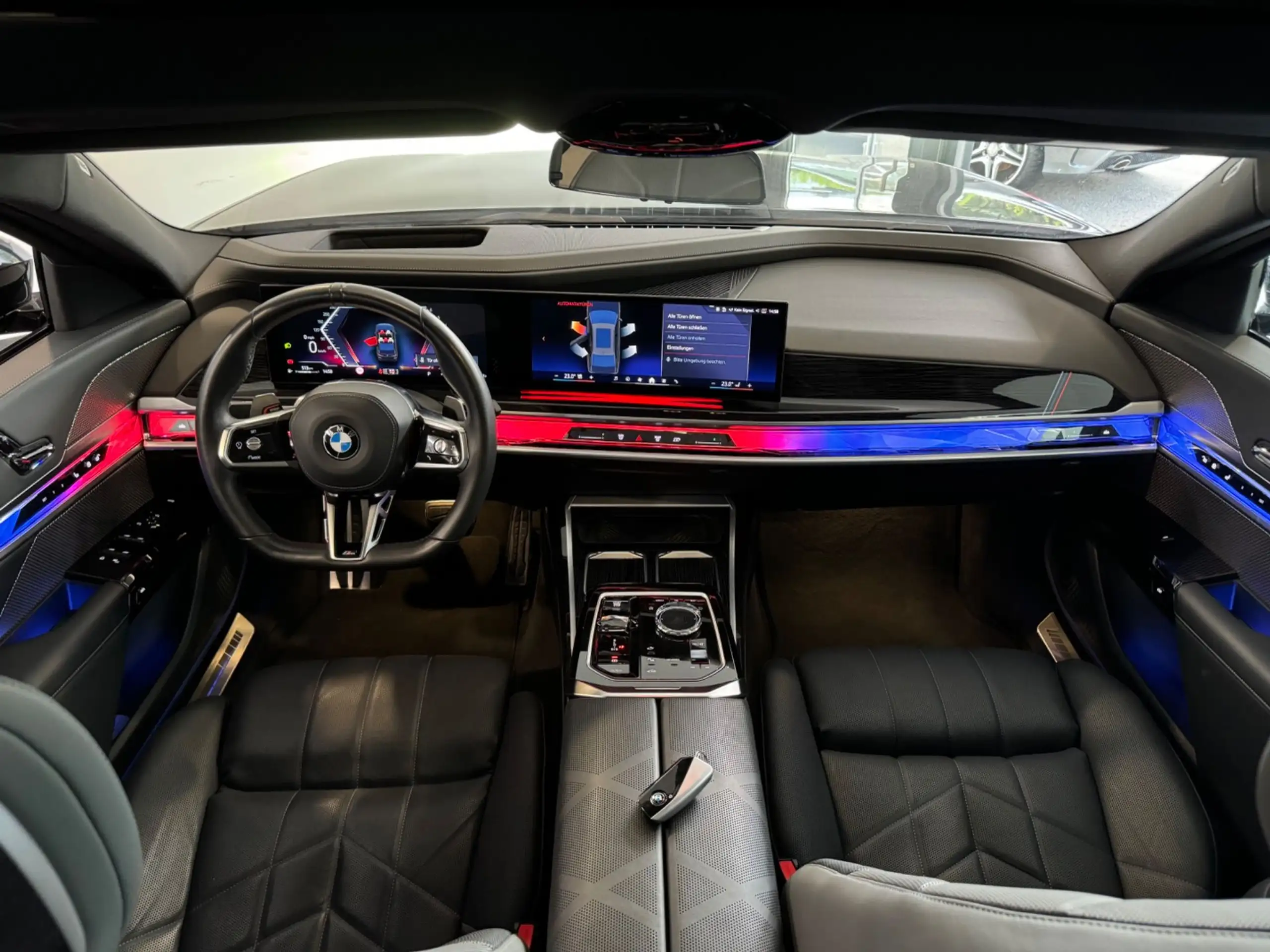 BMW - 740