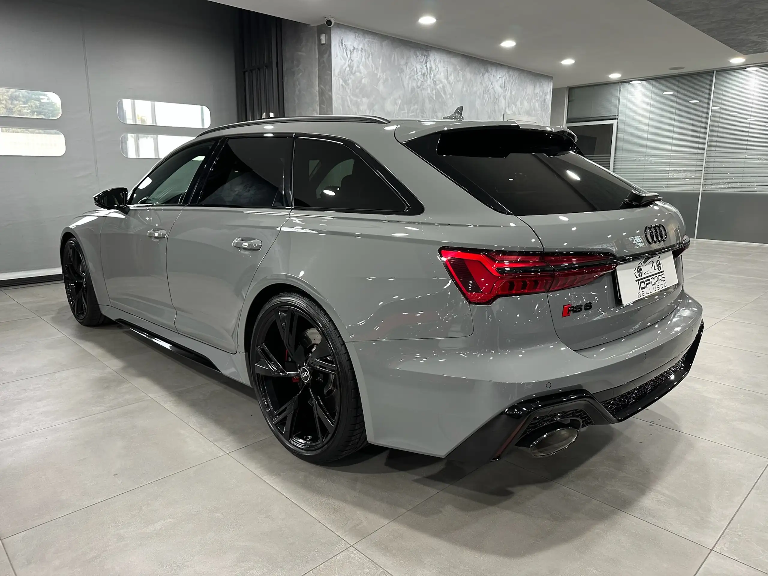 Audi - RS6