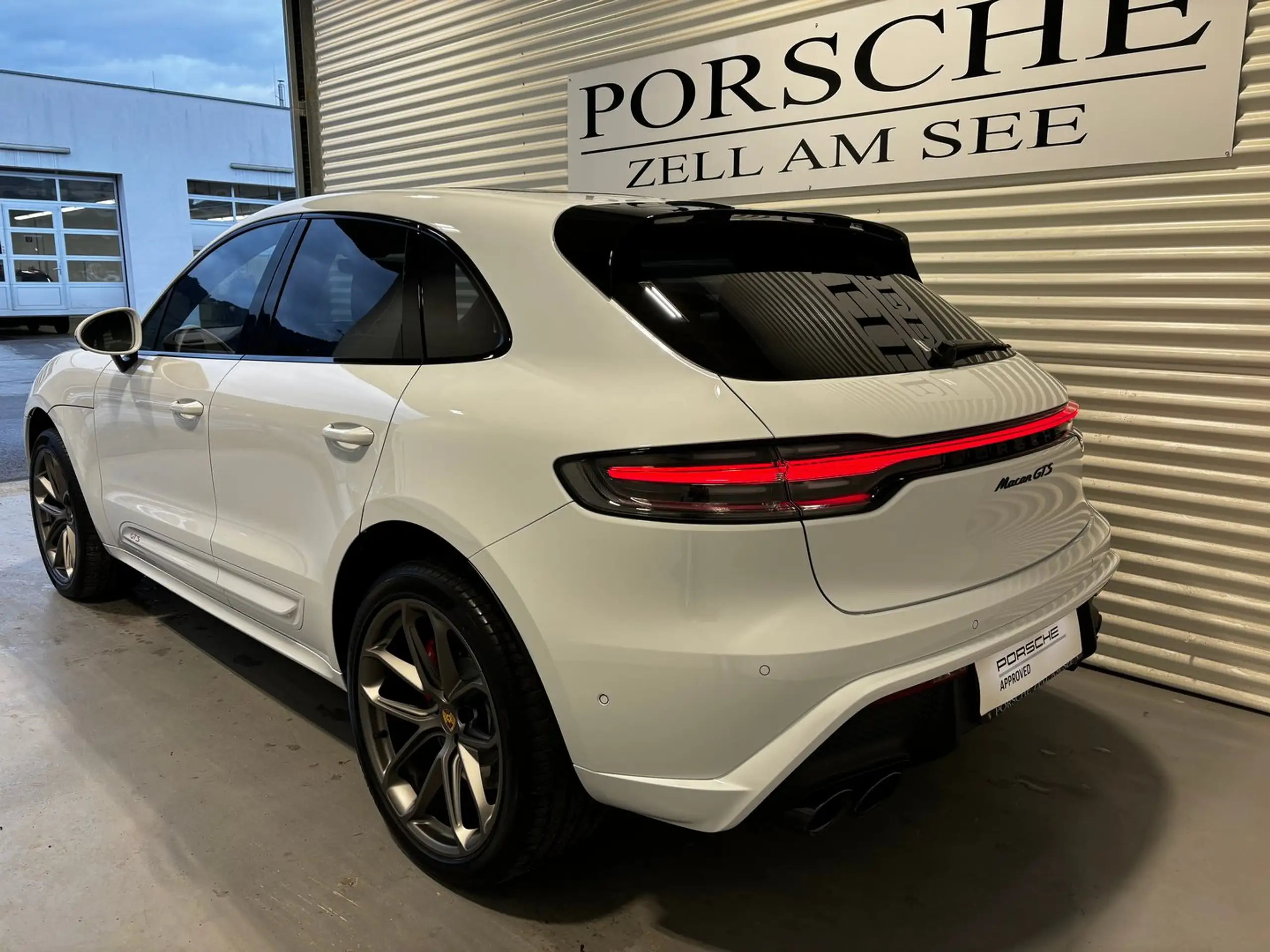 Porsche - Macan