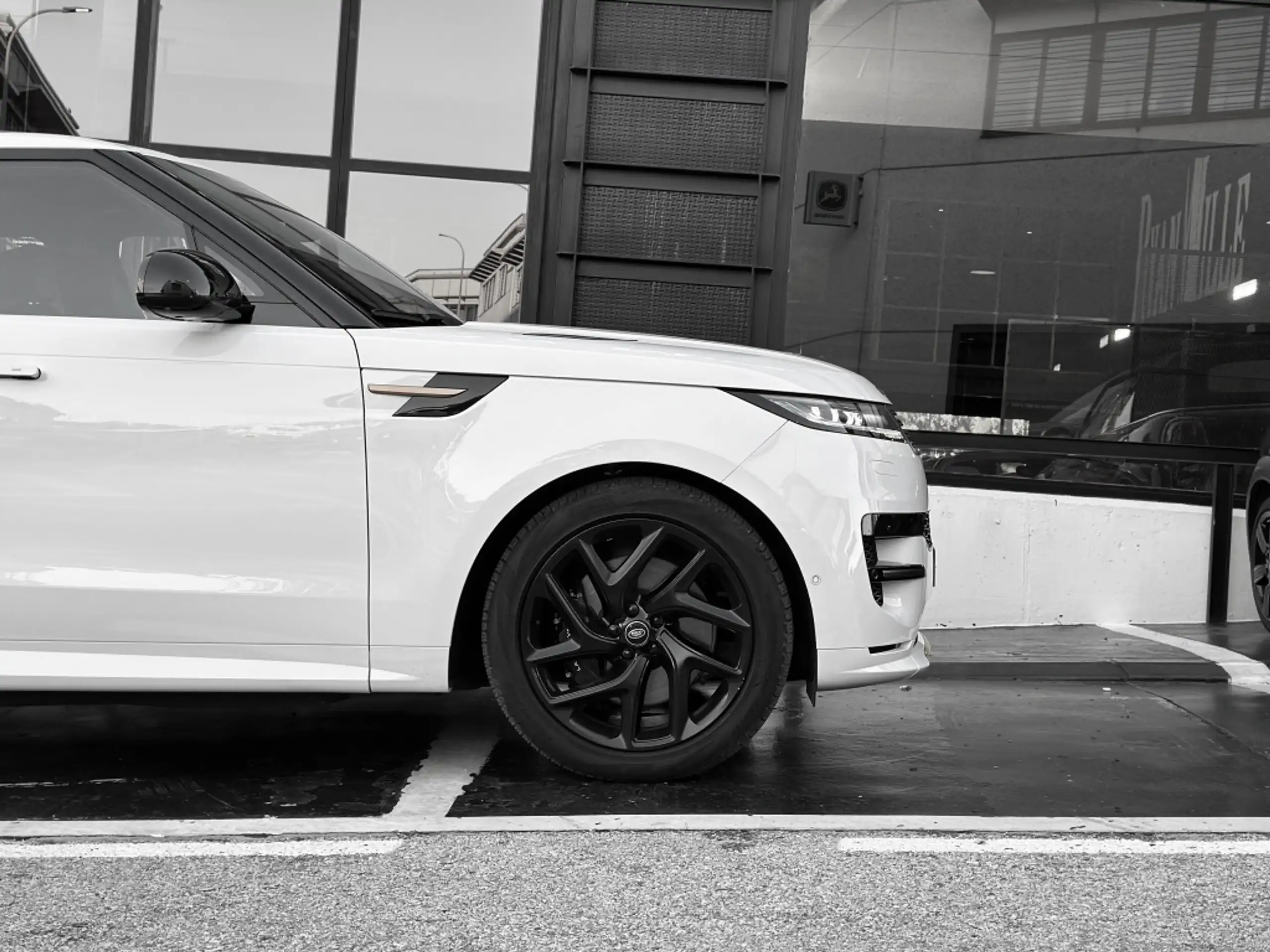 Land Rover - Range Rover Sport