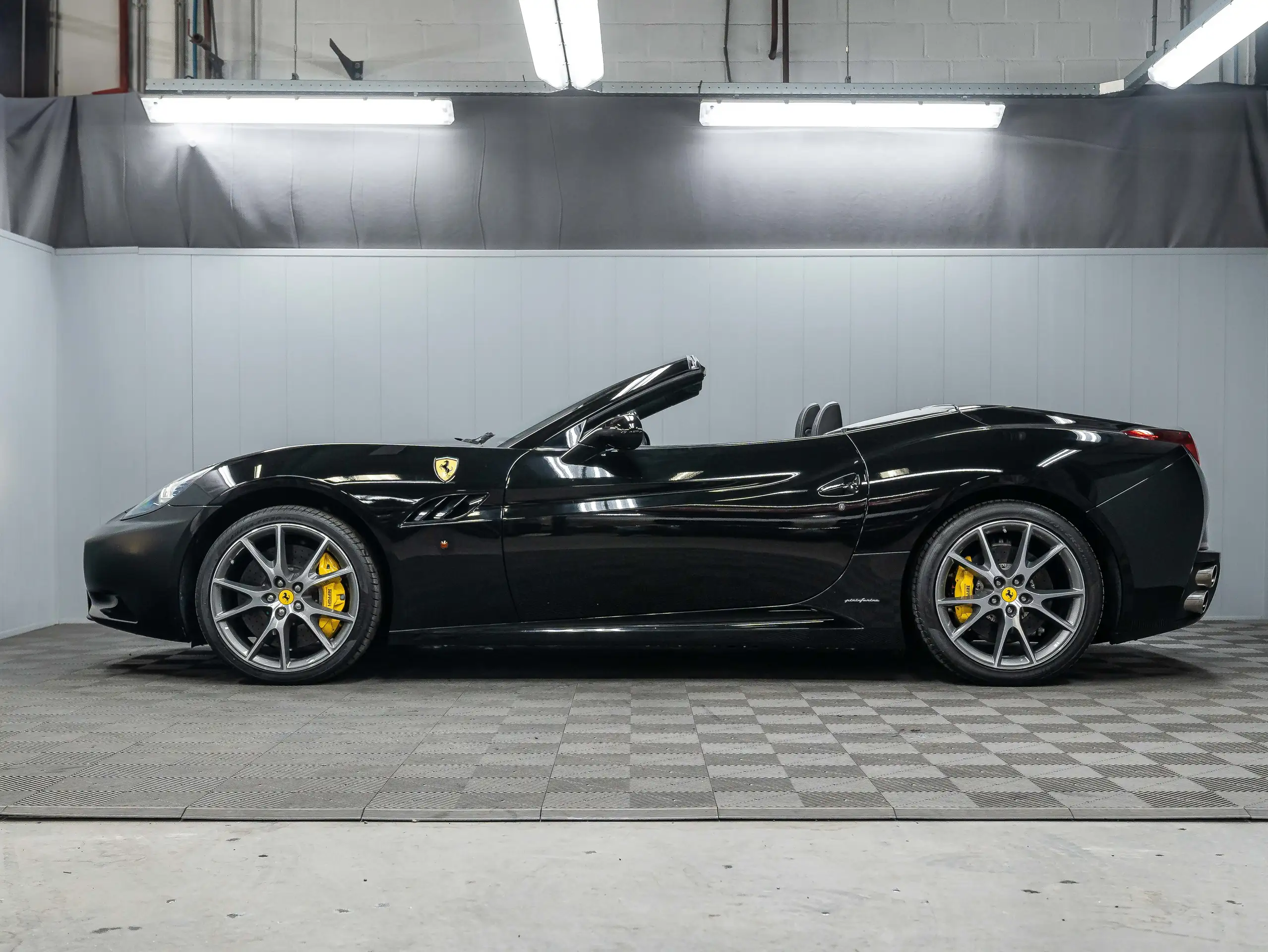 Ferrari - California