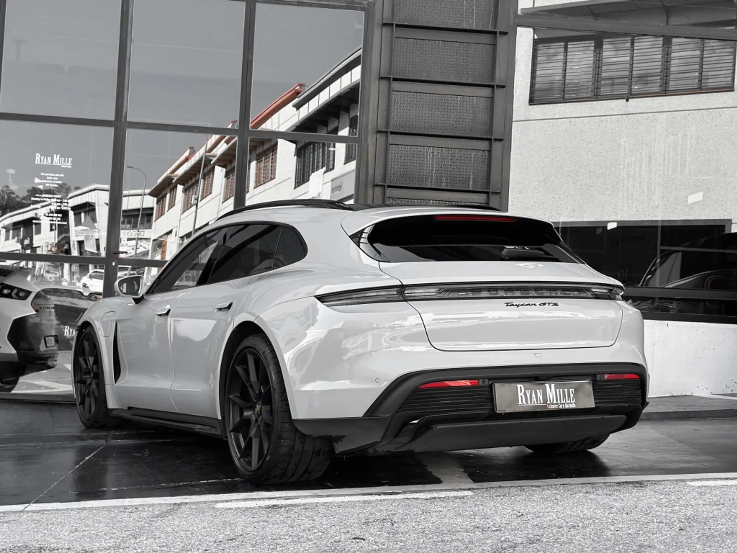 Porsche - Taycan