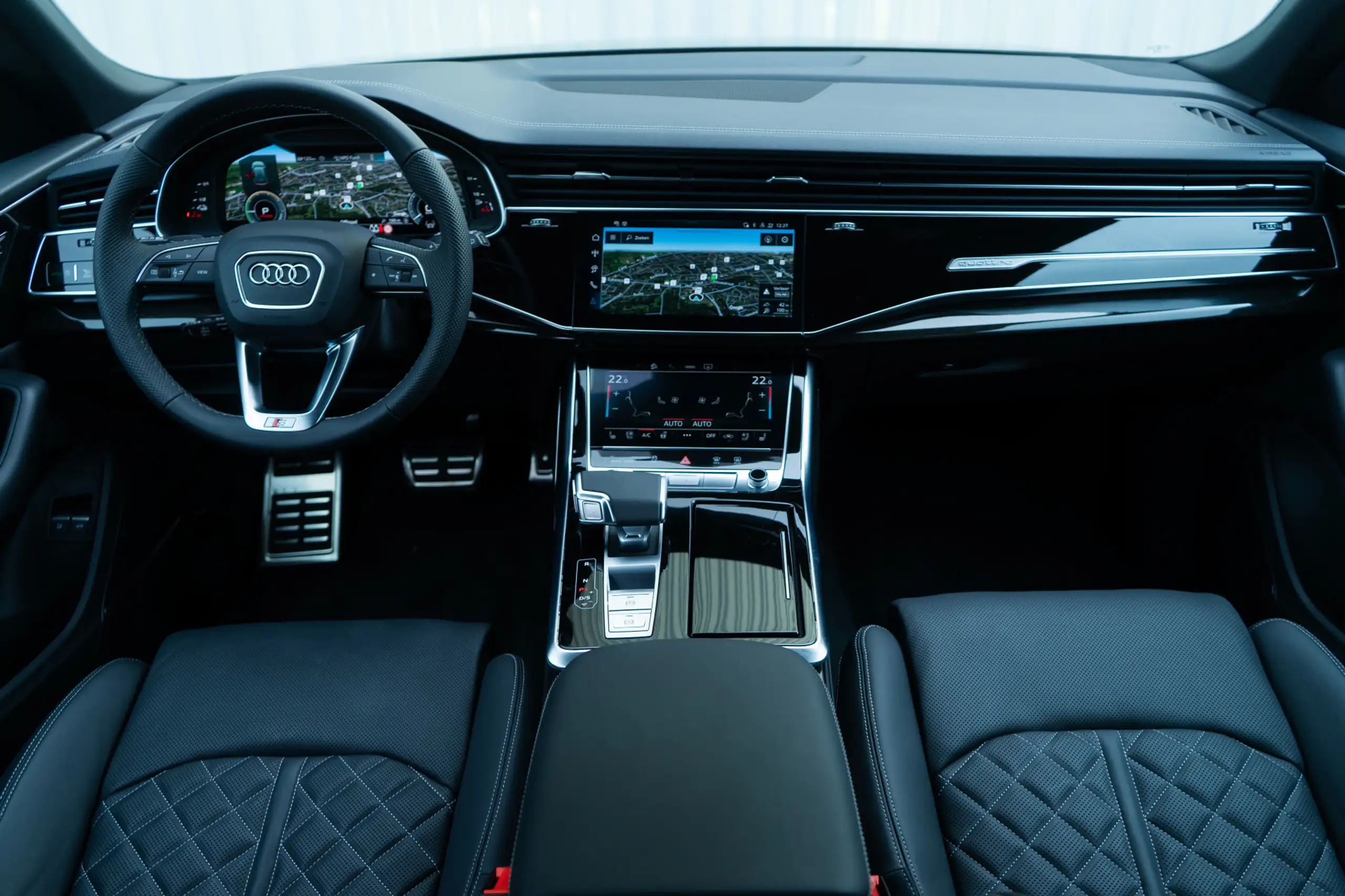 Audi - Q8