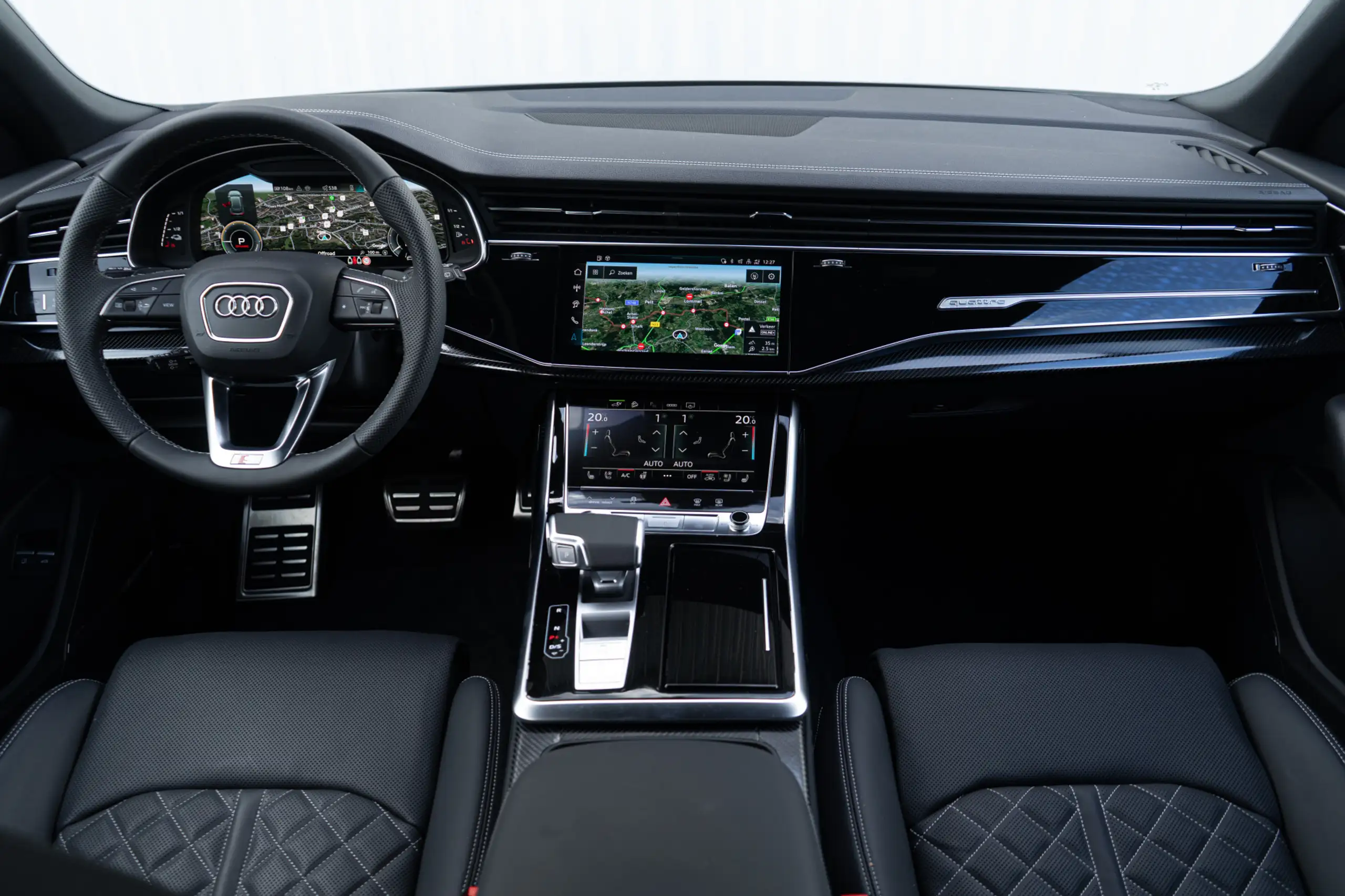 Audi - Q8