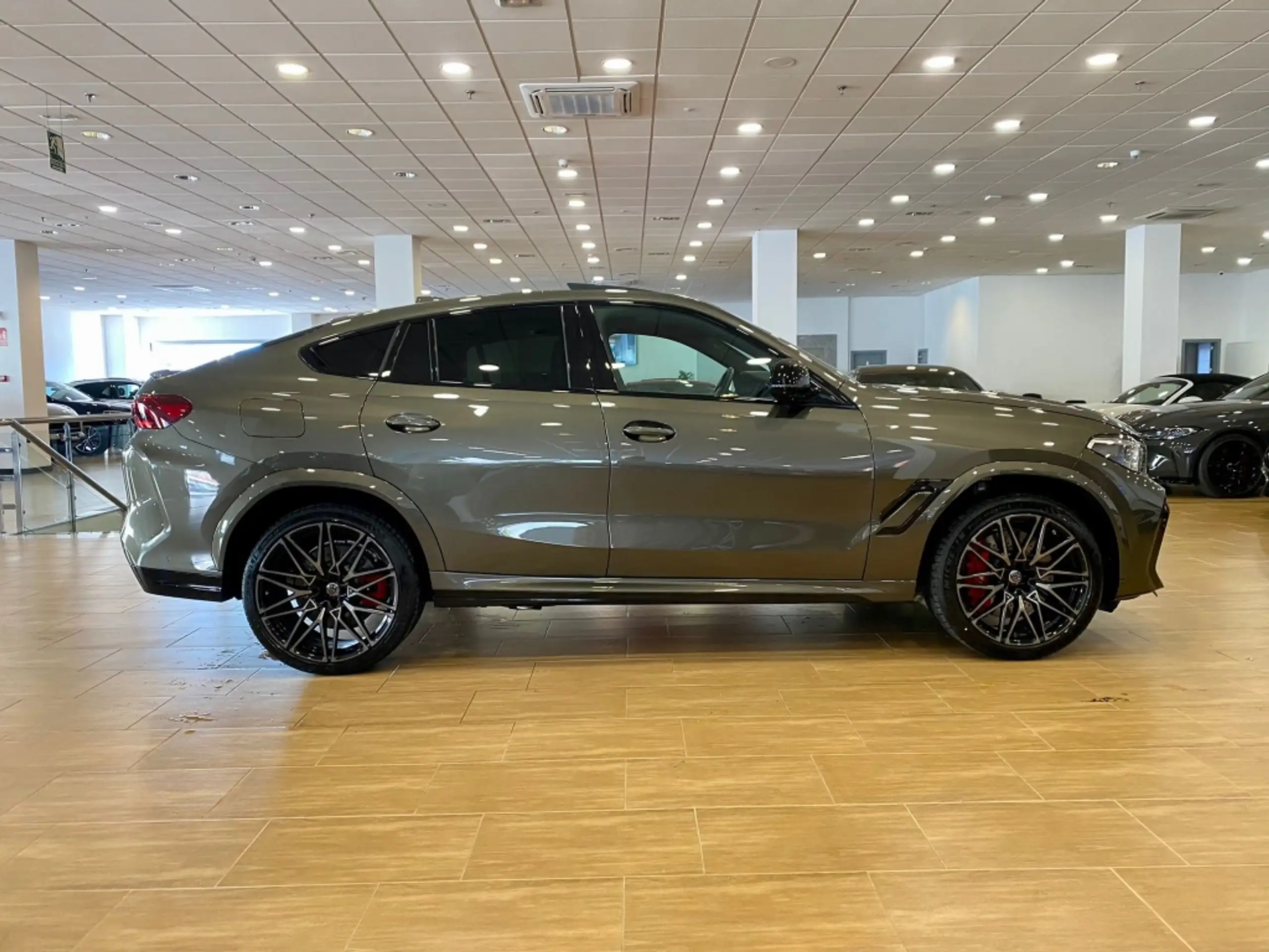 BMW - X6 M