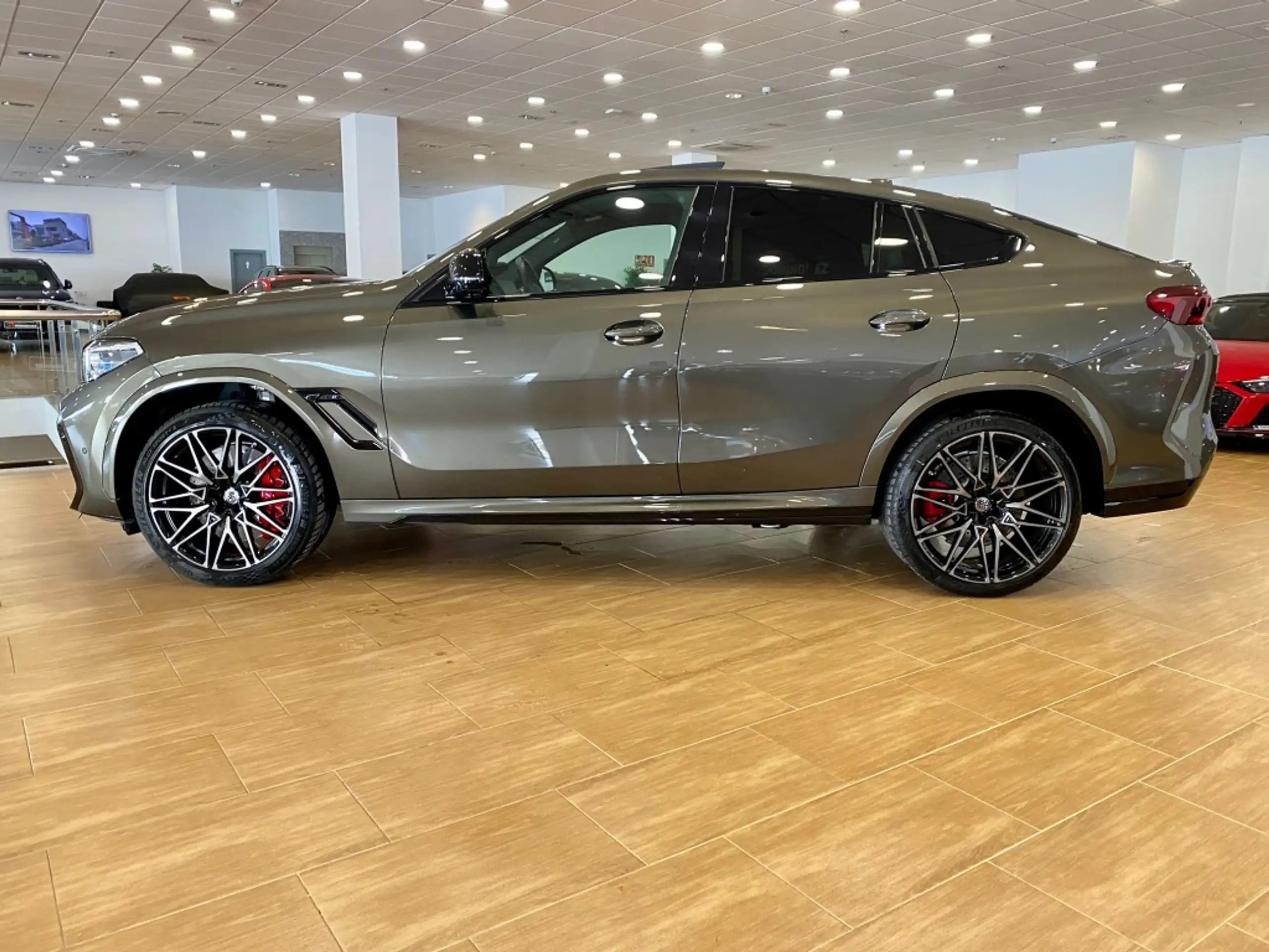 BMW - X6 M