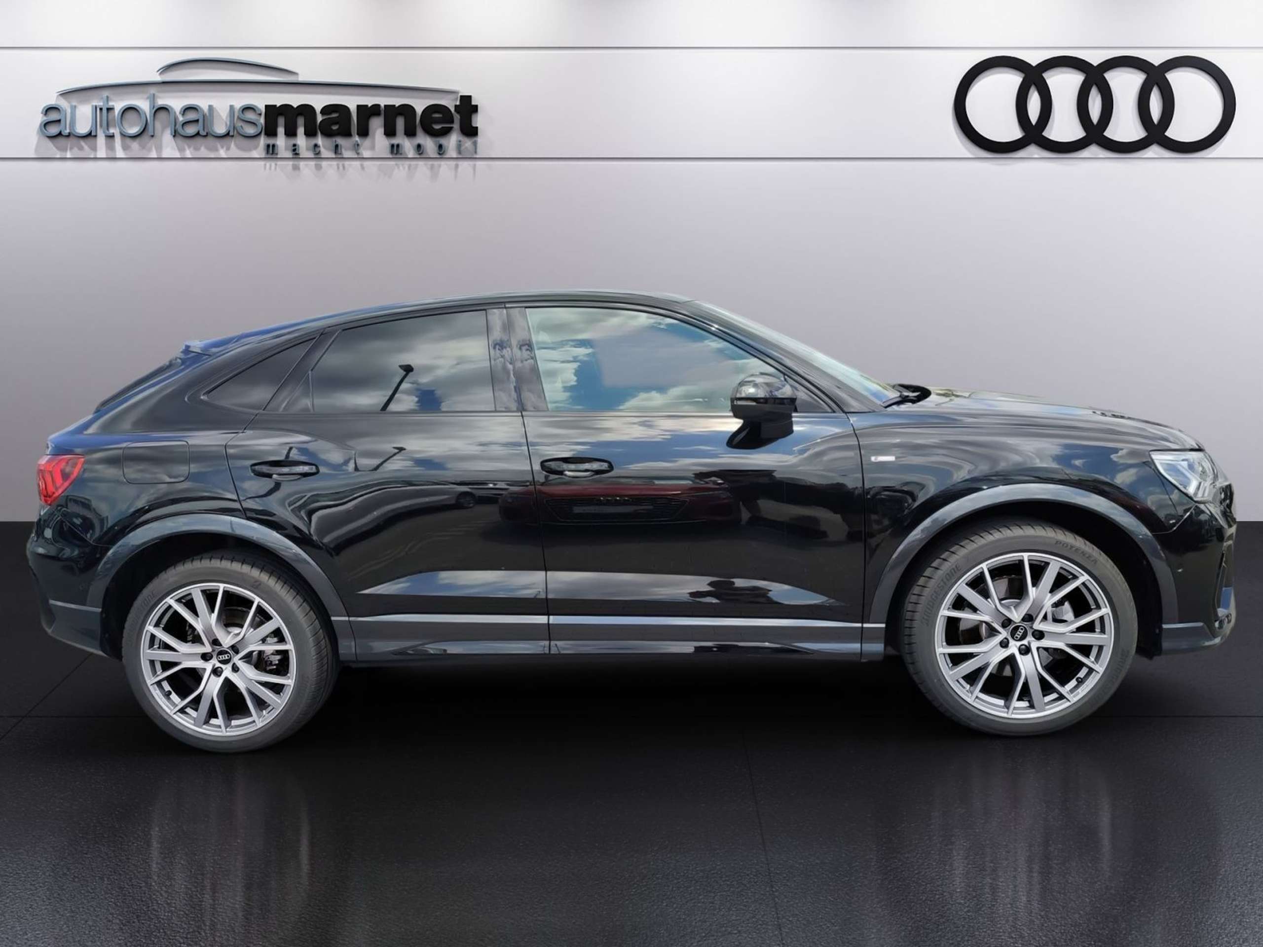 Audi - Q3