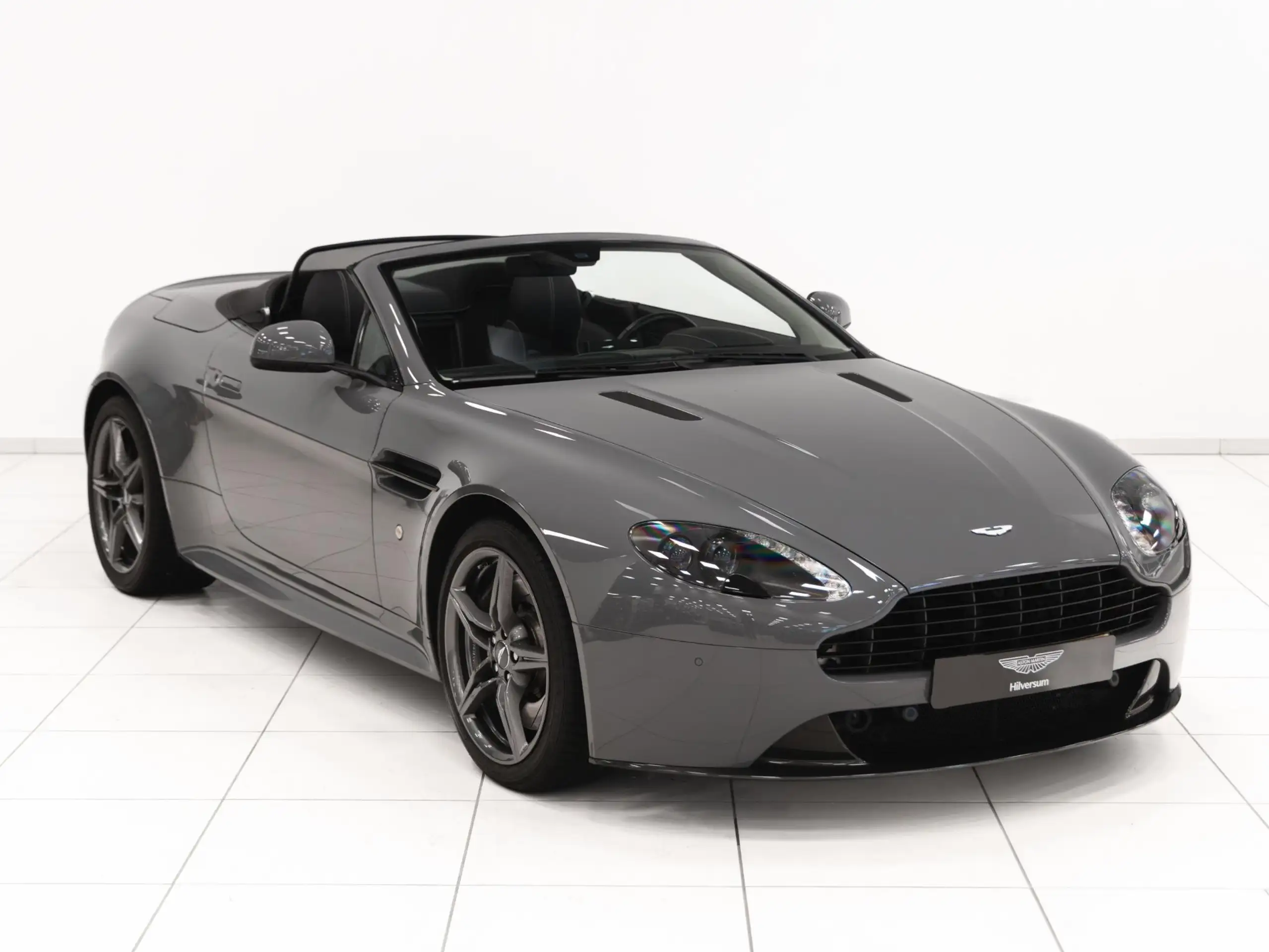 Aston Martin - Vantage