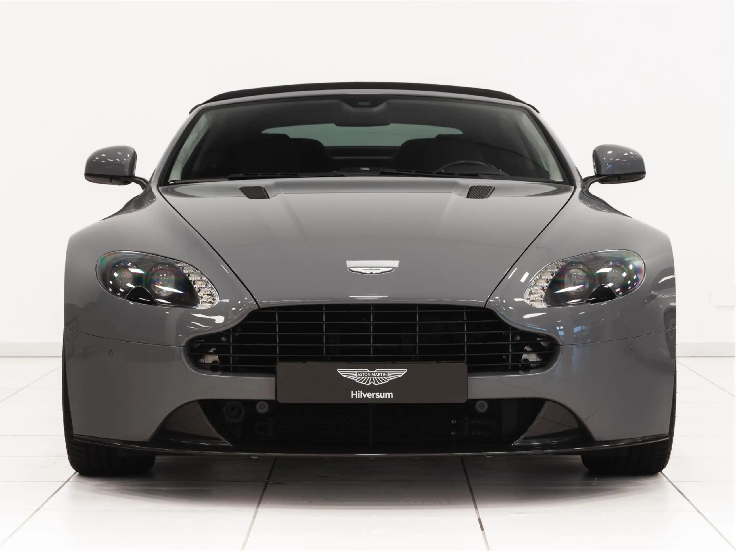 Aston Martin - Vantage