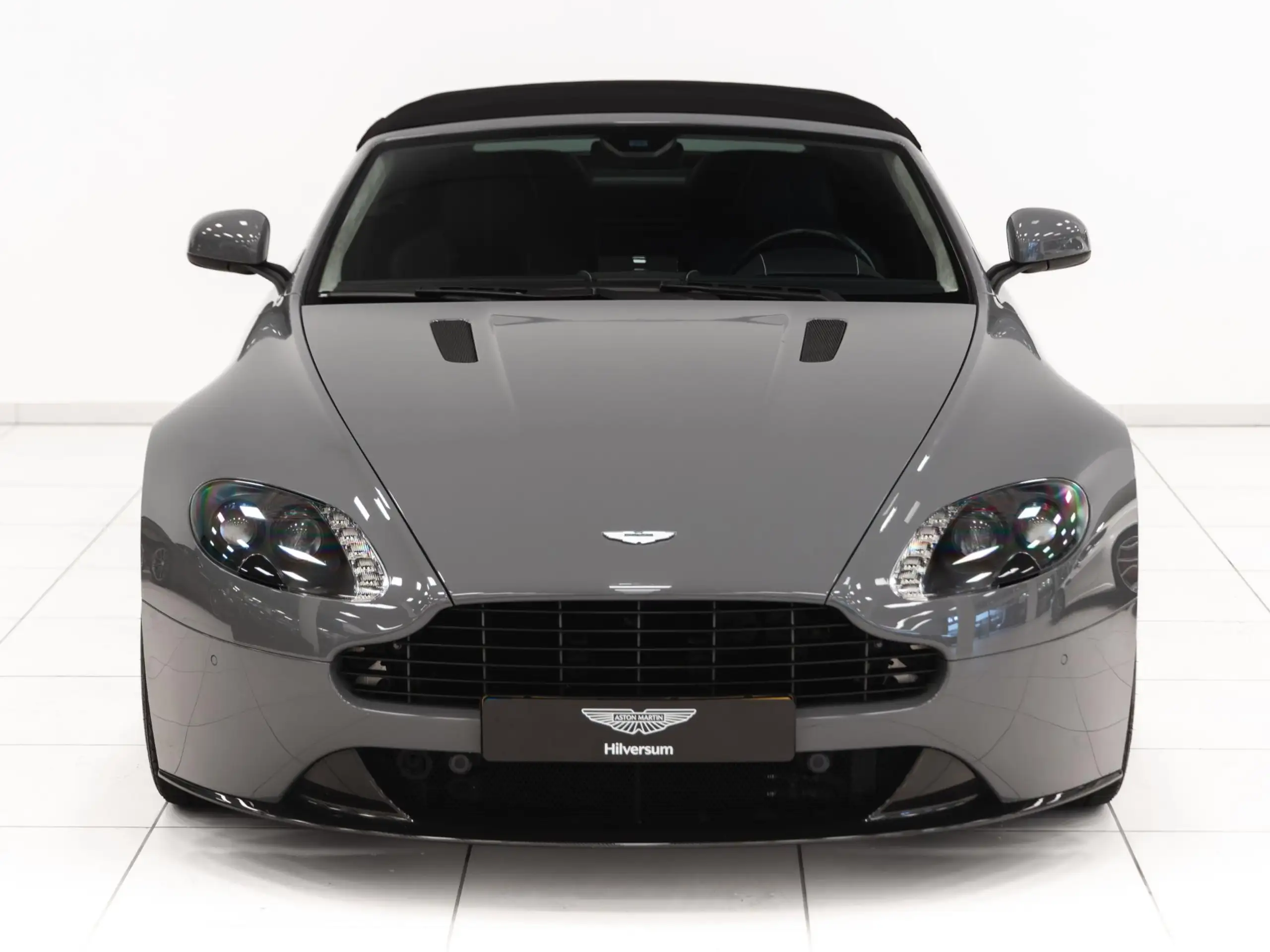 Aston Martin - Vantage