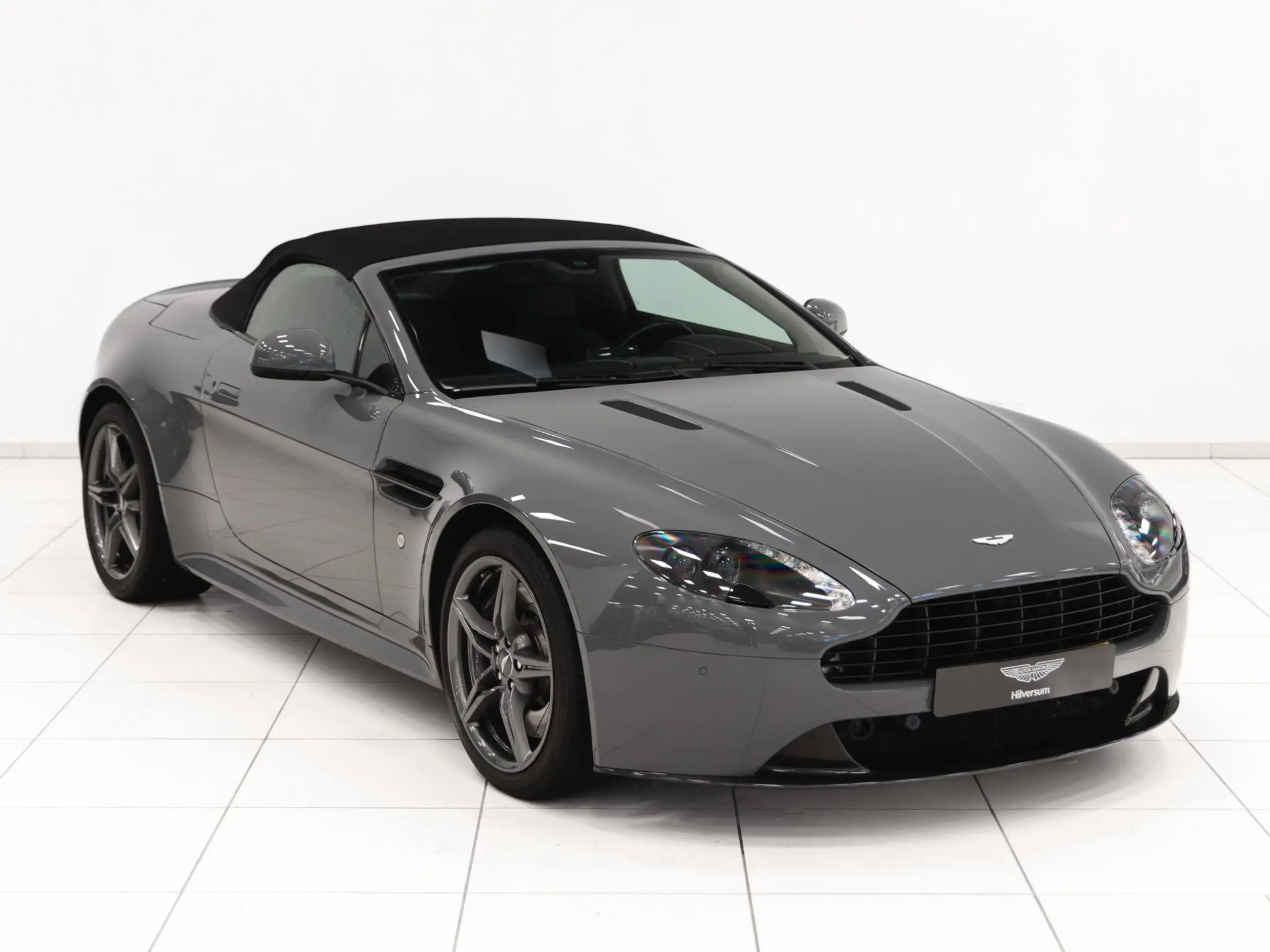 Aston Martin - Vantage