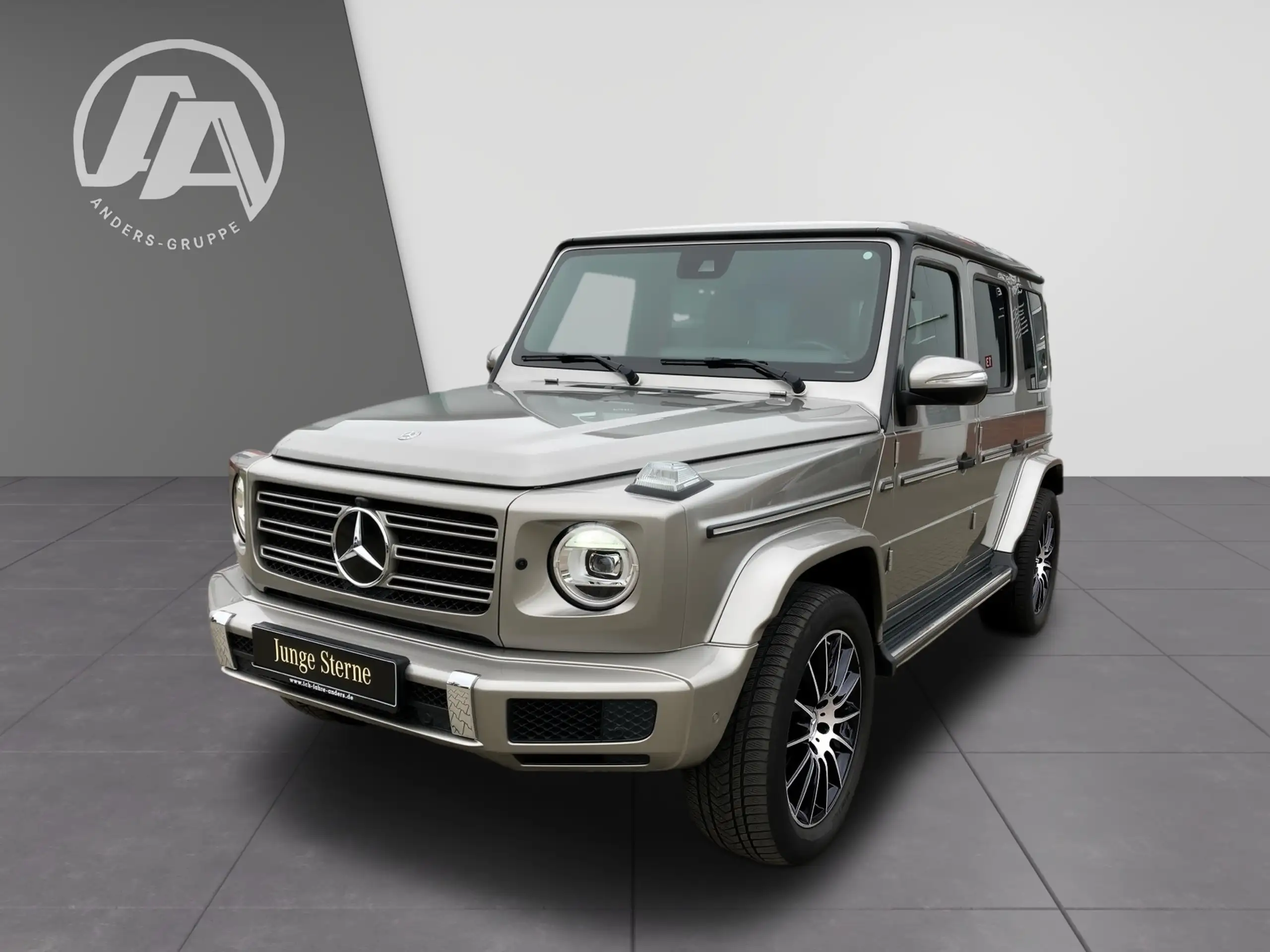 Mercedes-Benz - G 500