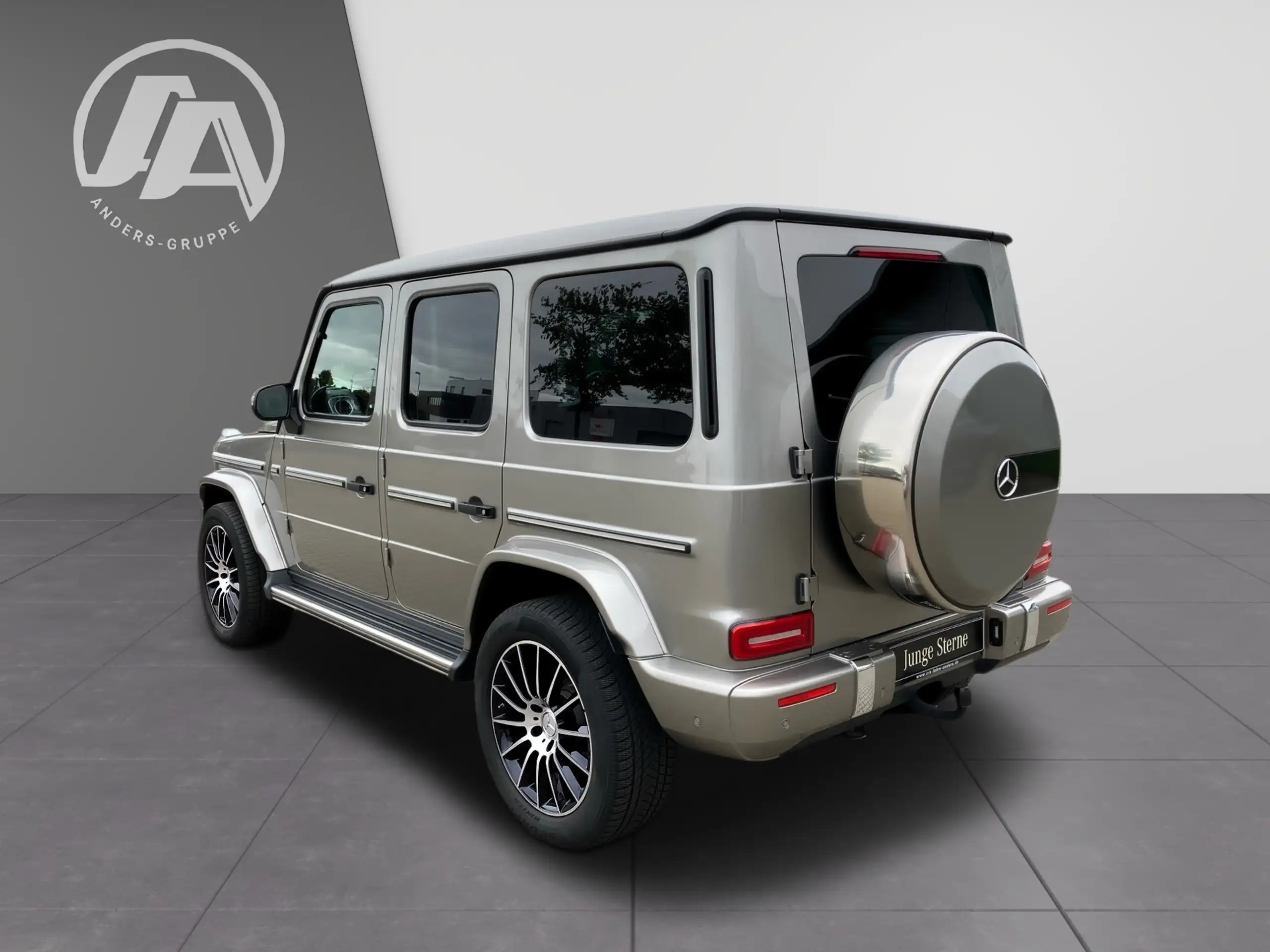 Mercedes-Benz - G 500