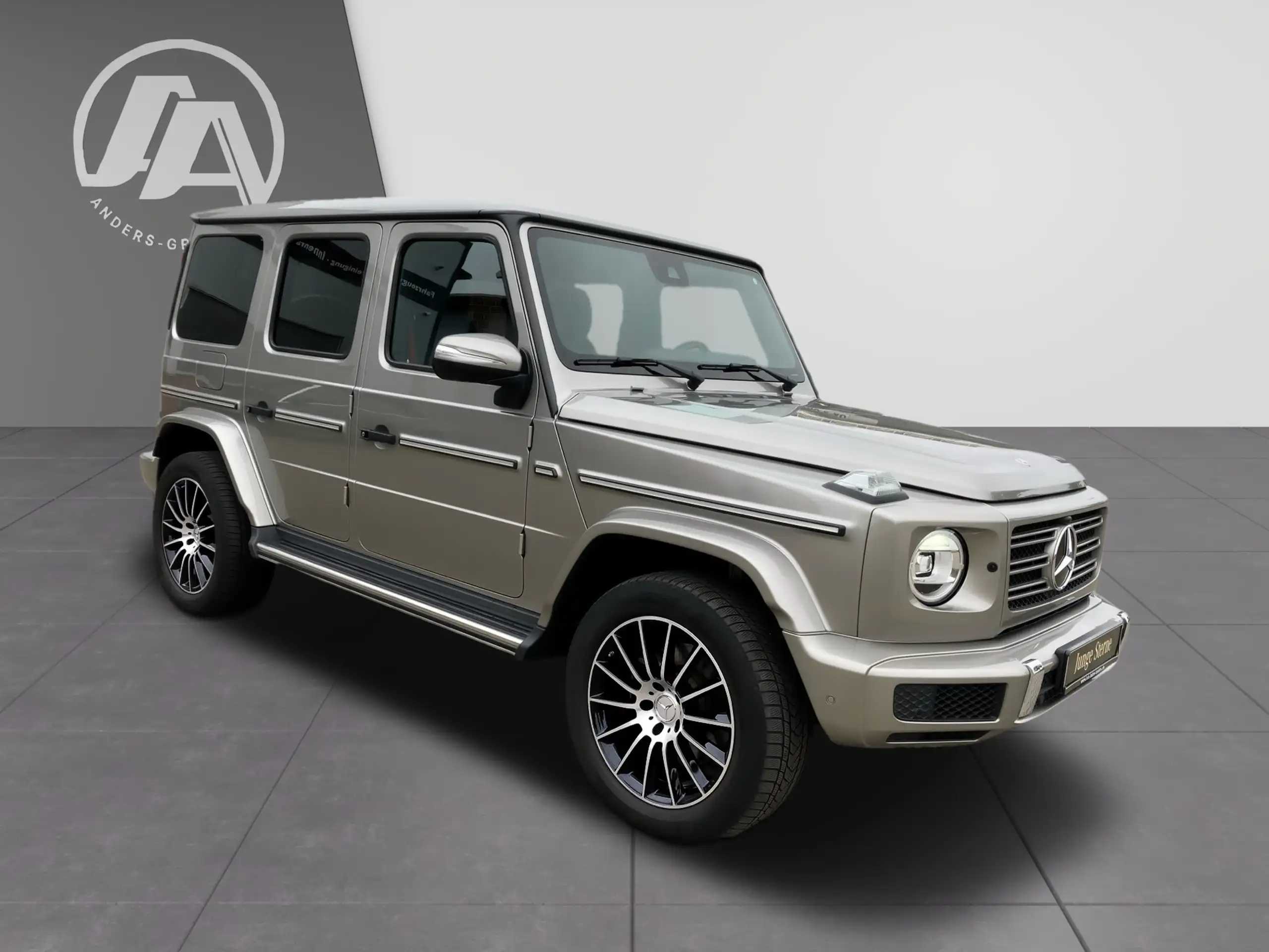 Mercedes-Benz - G 500