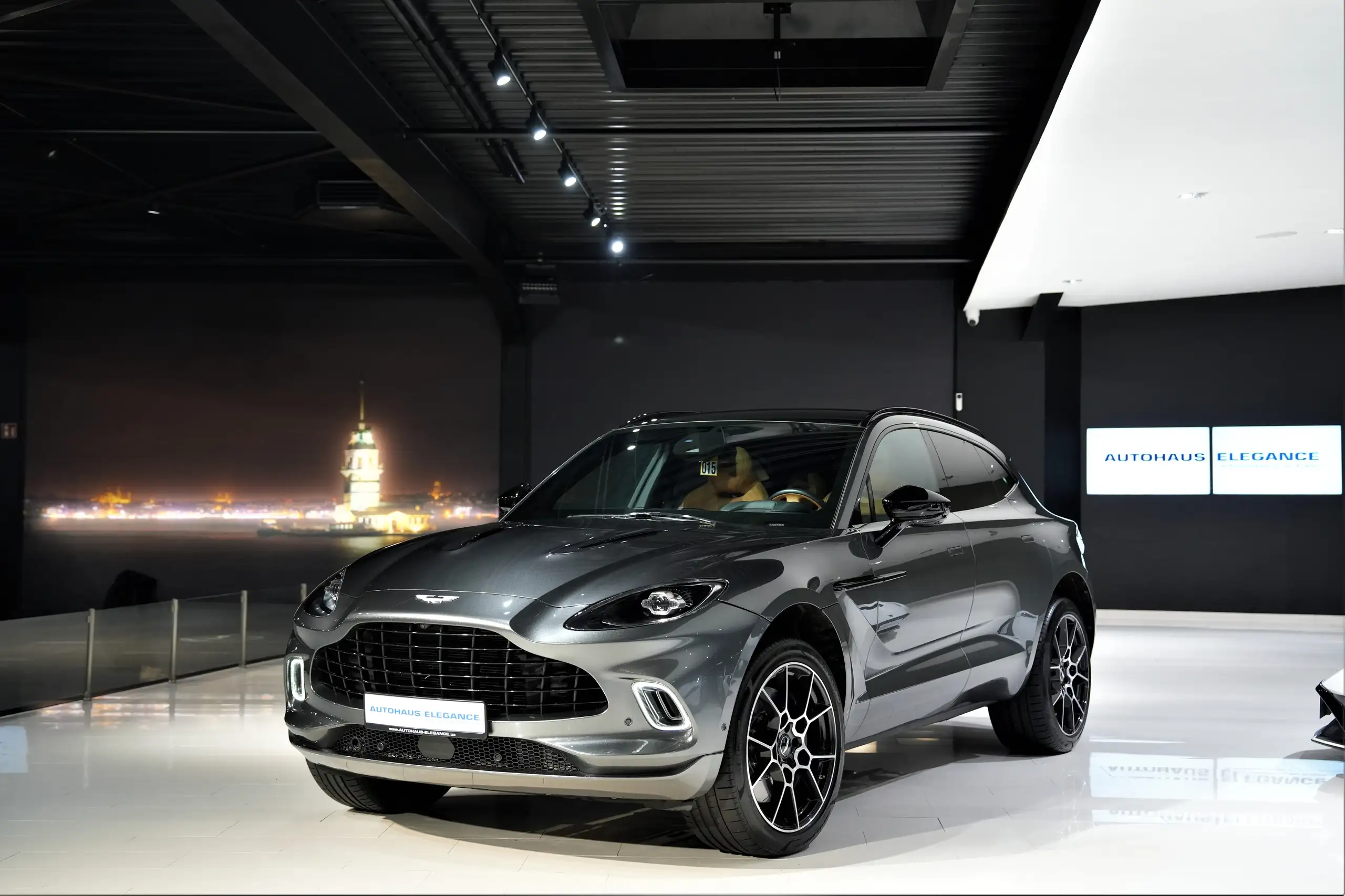 Aston Martin - DBX