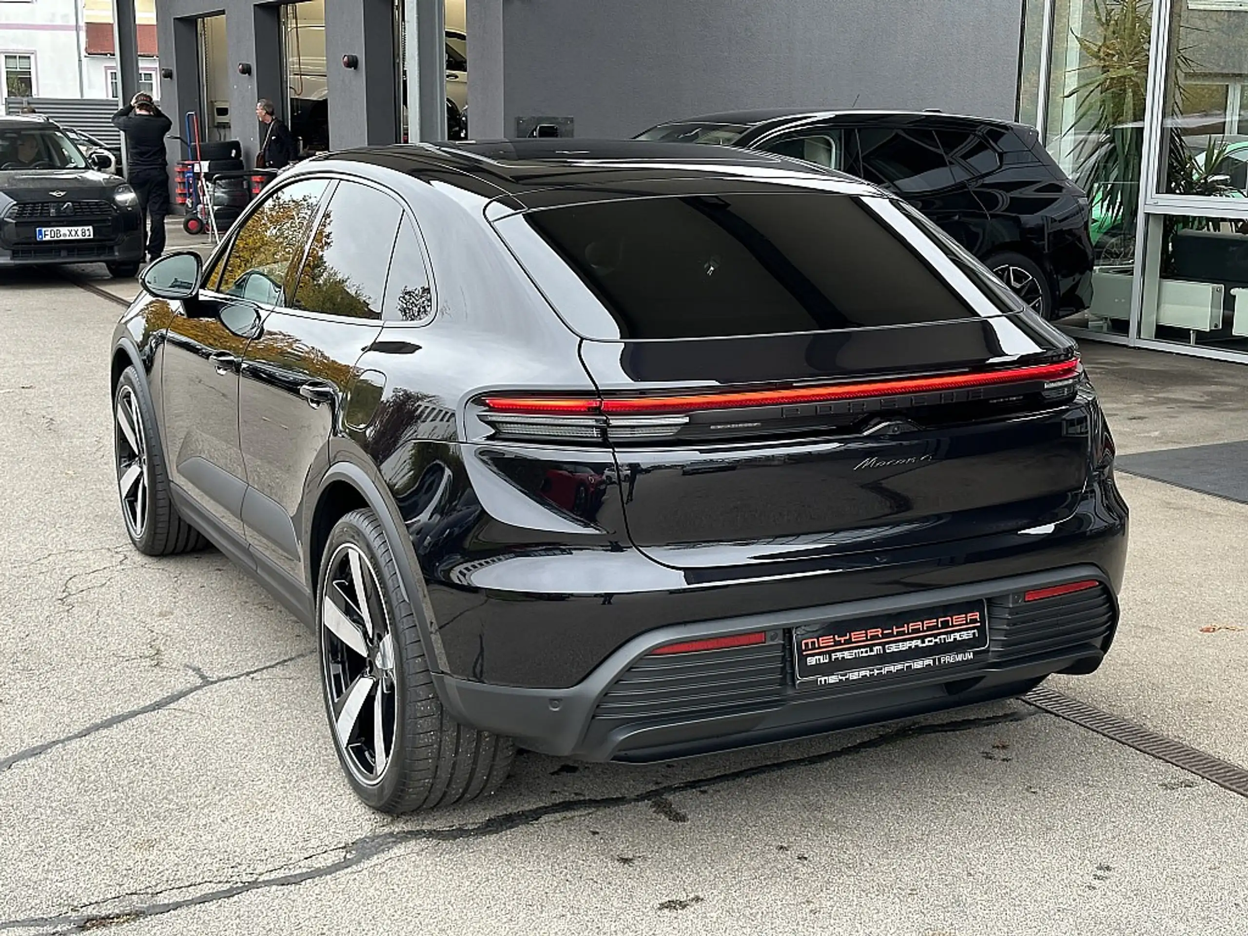 Porsche - Macan