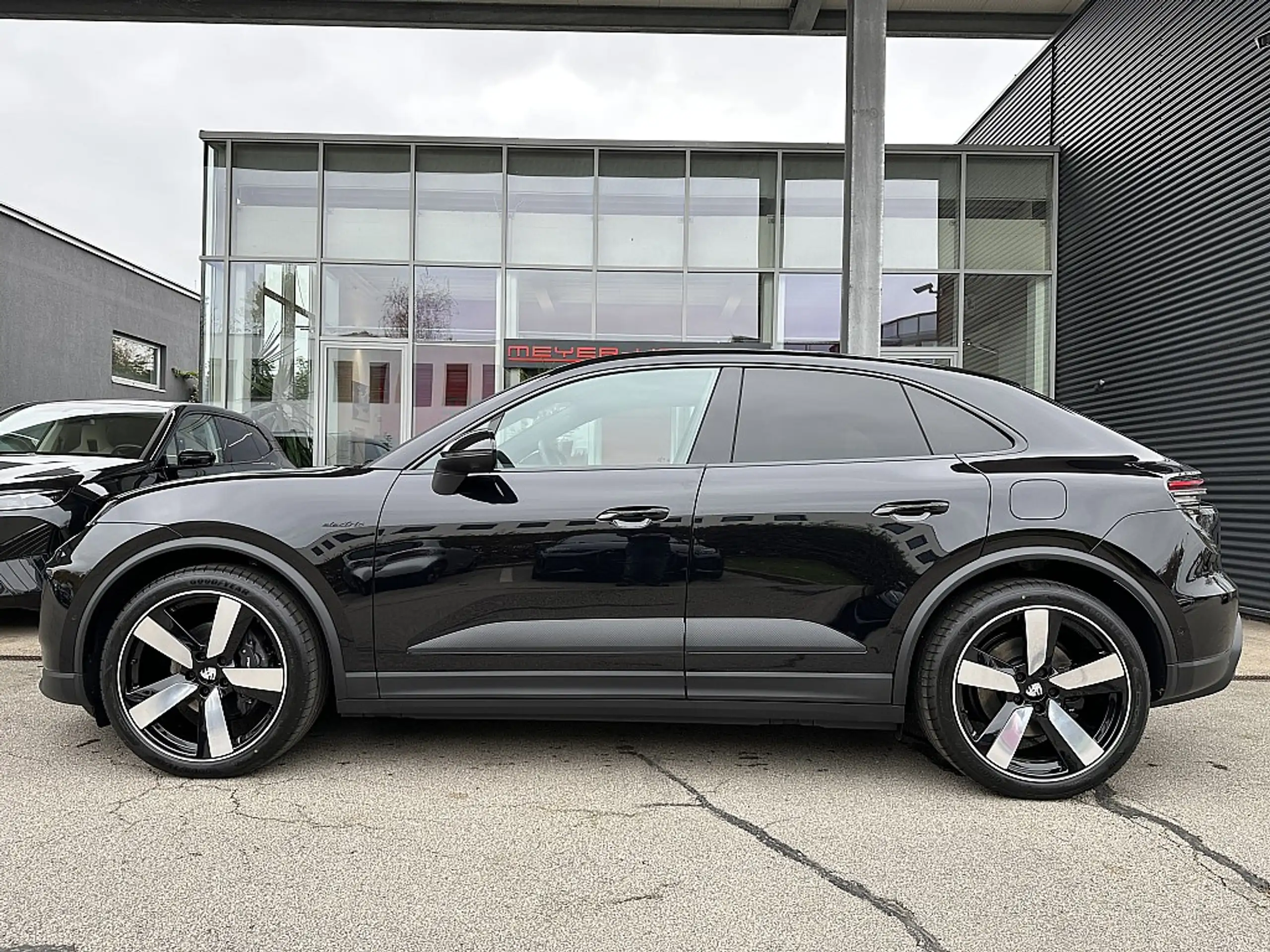 Porsche - Macan