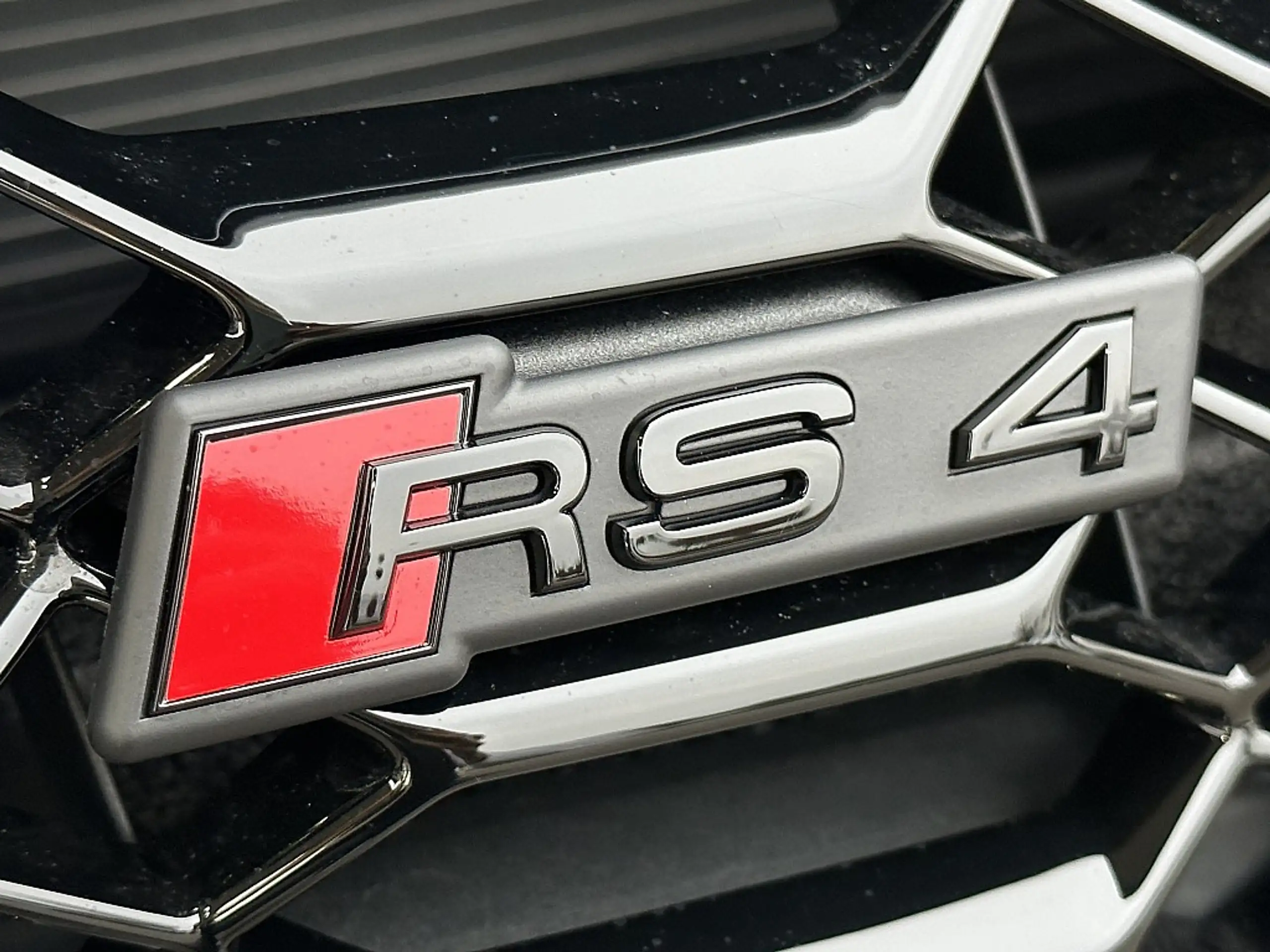 Audi - RS4