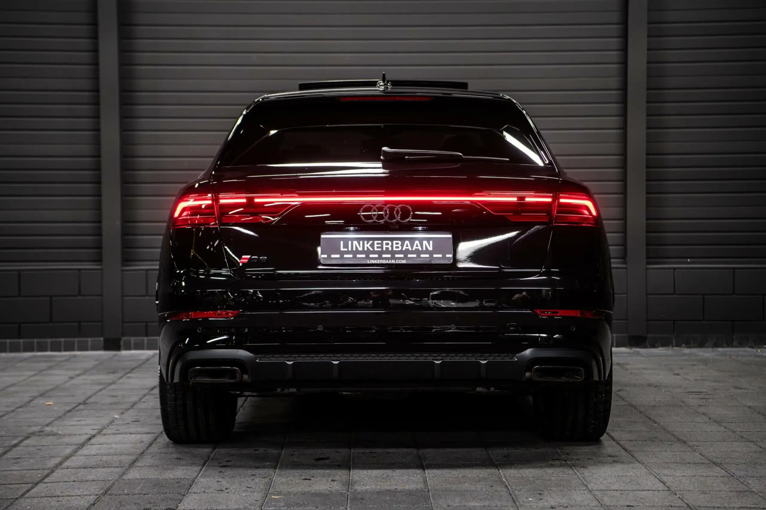 Audi - Q8