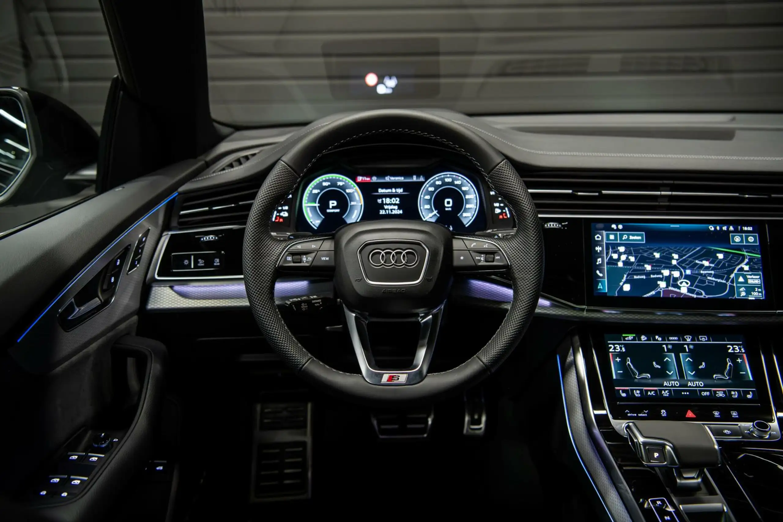 Audi - Q8