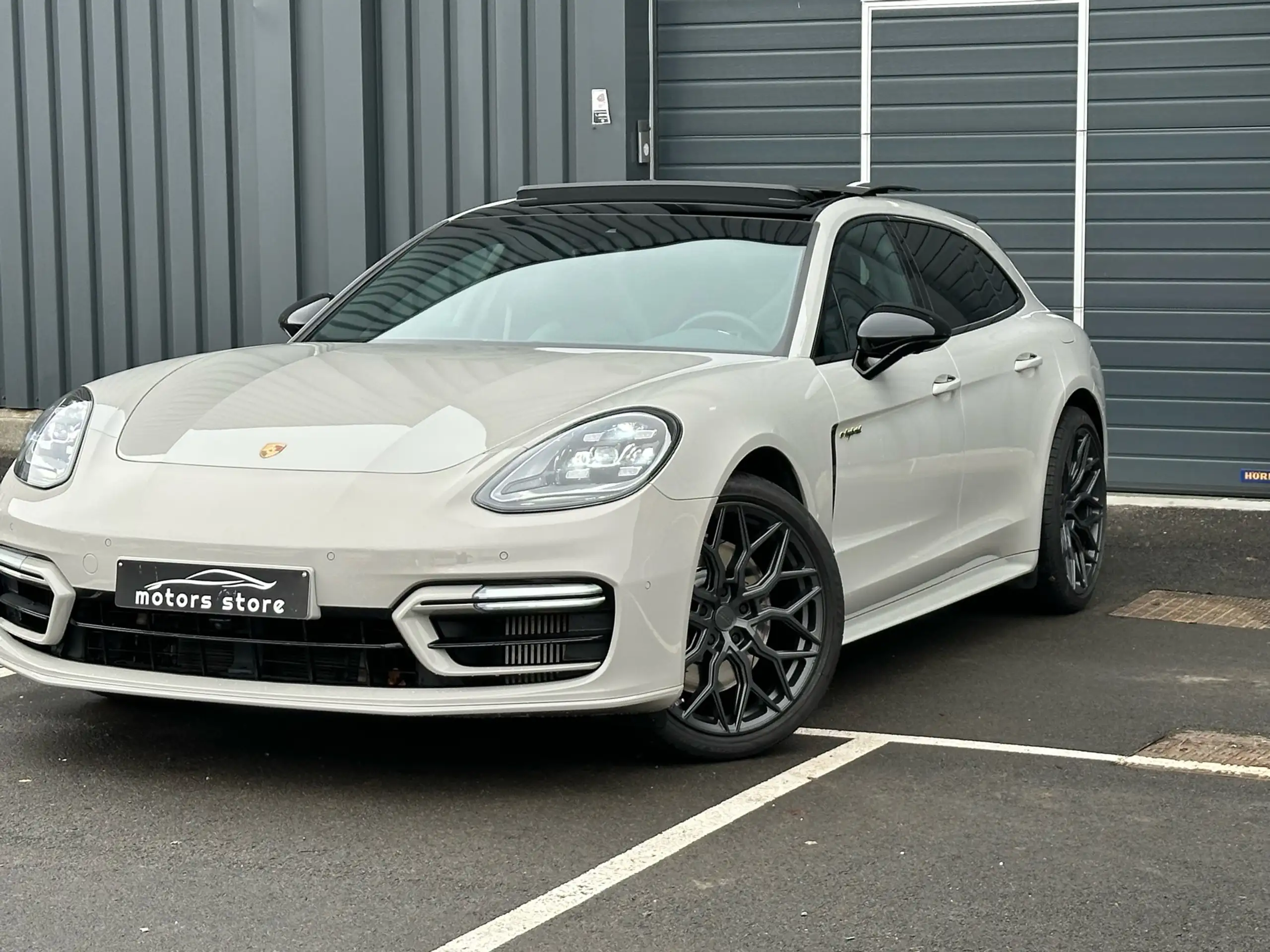 Porsche - Panamera