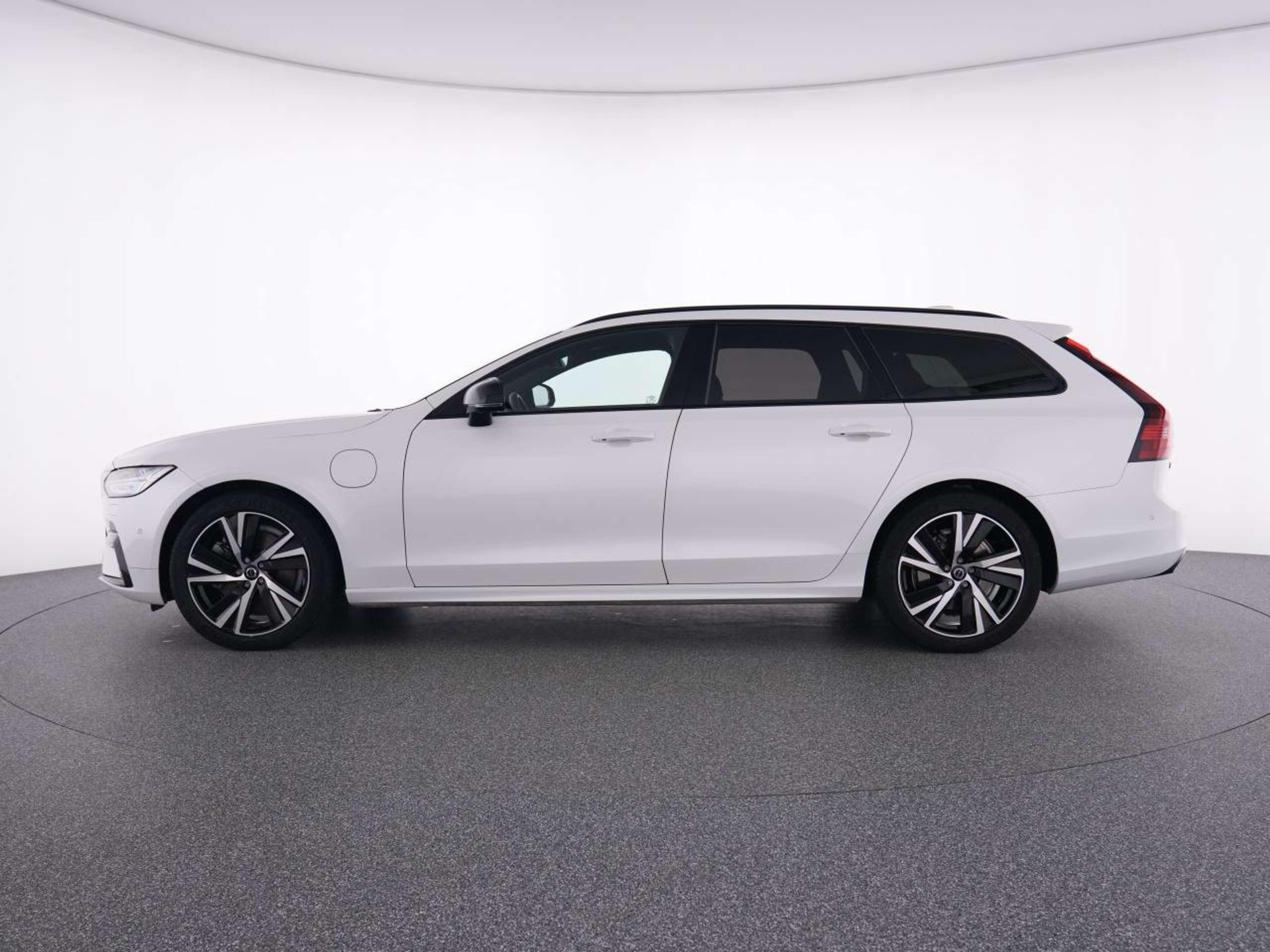 Volvo - V90