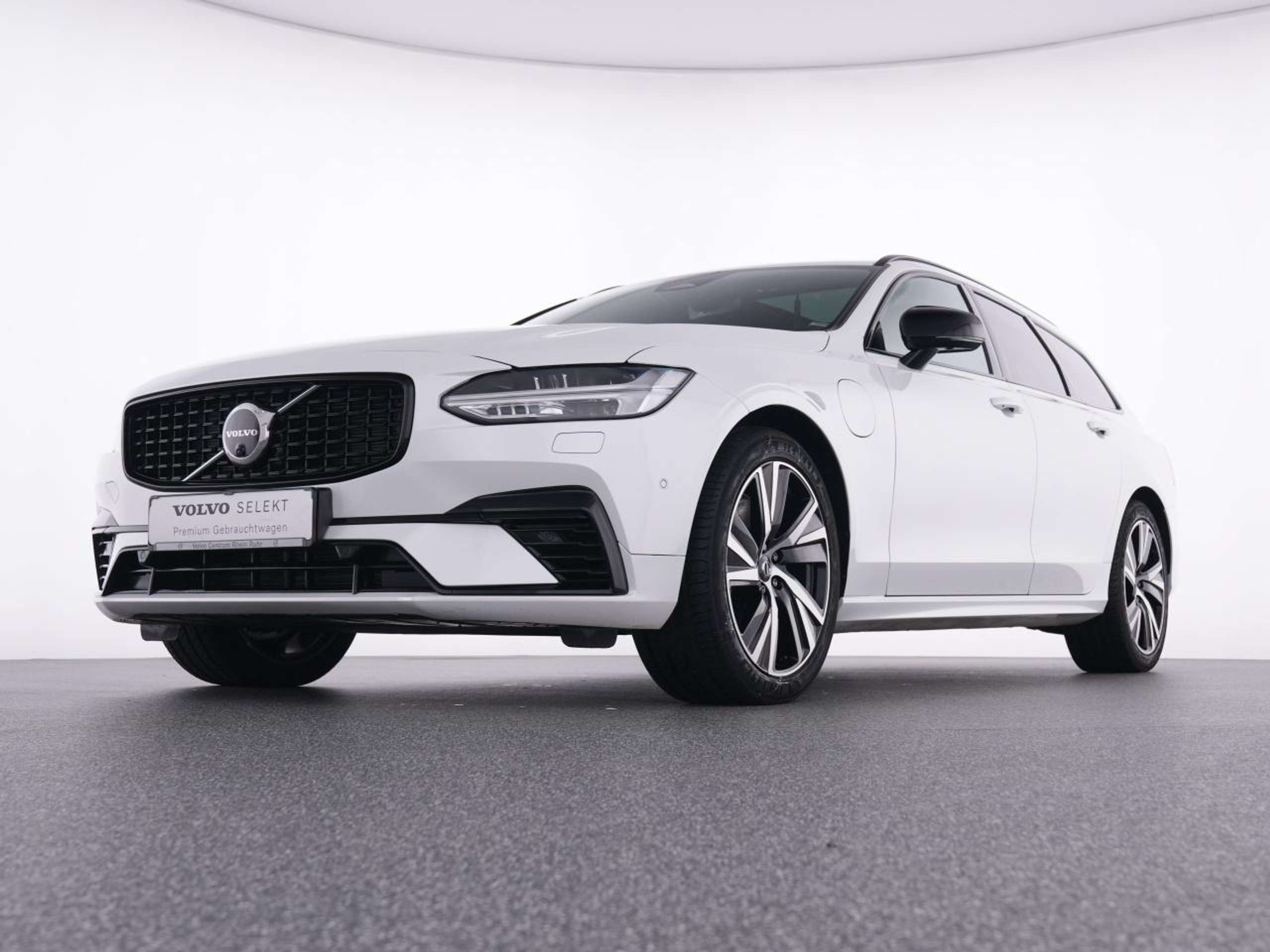 Volvo - V90