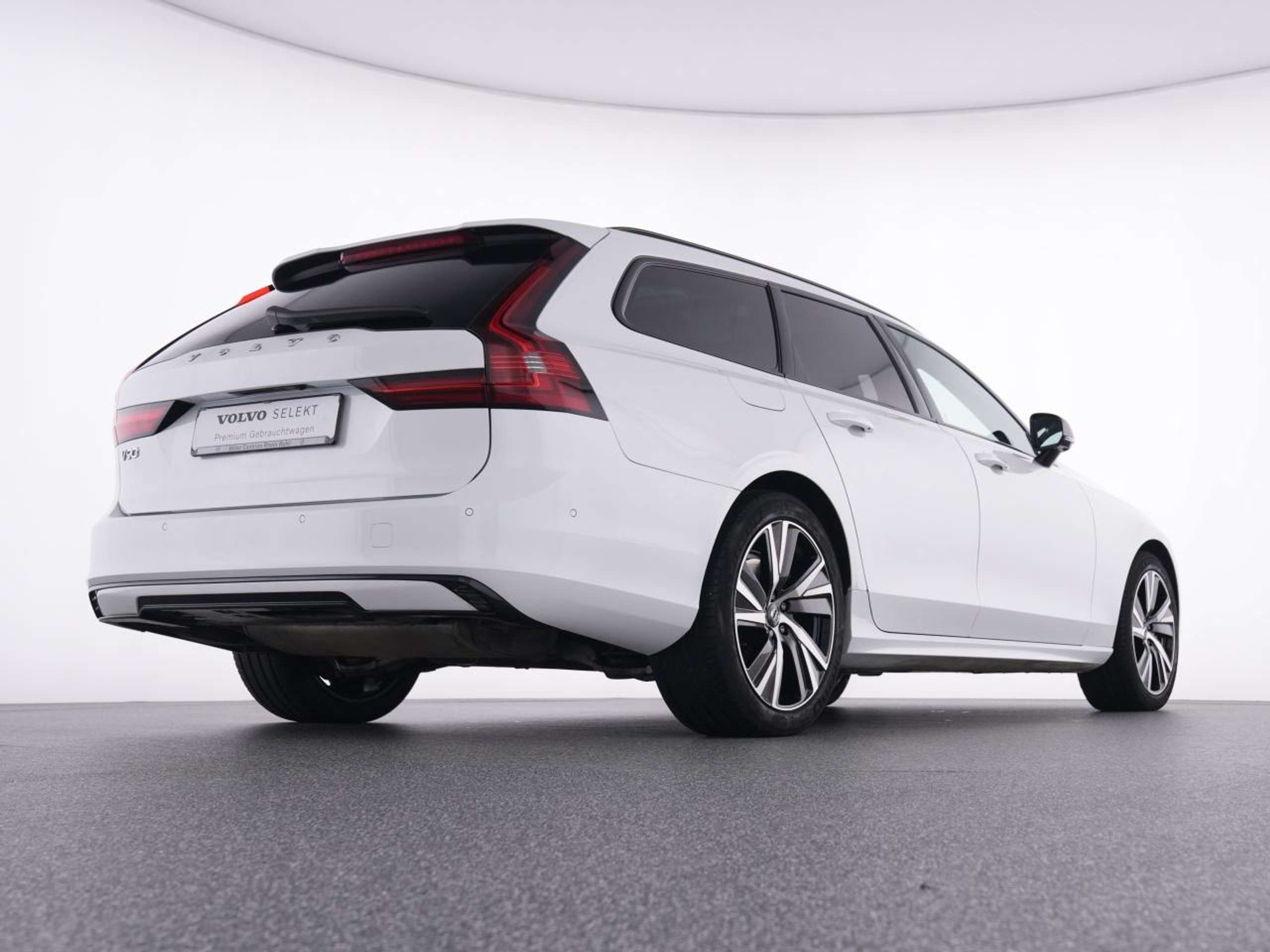 Volvo - V90