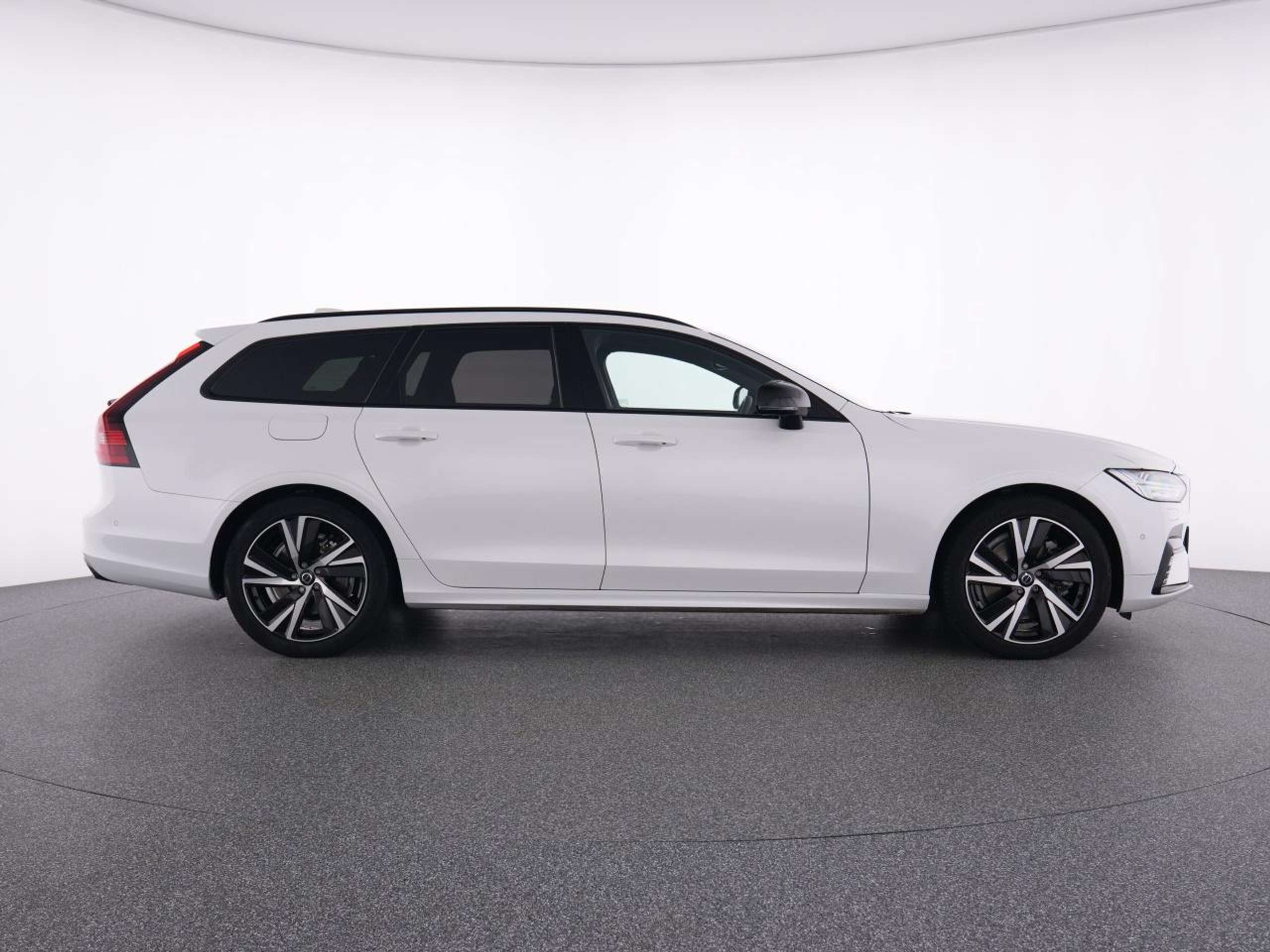 Volvo - V90