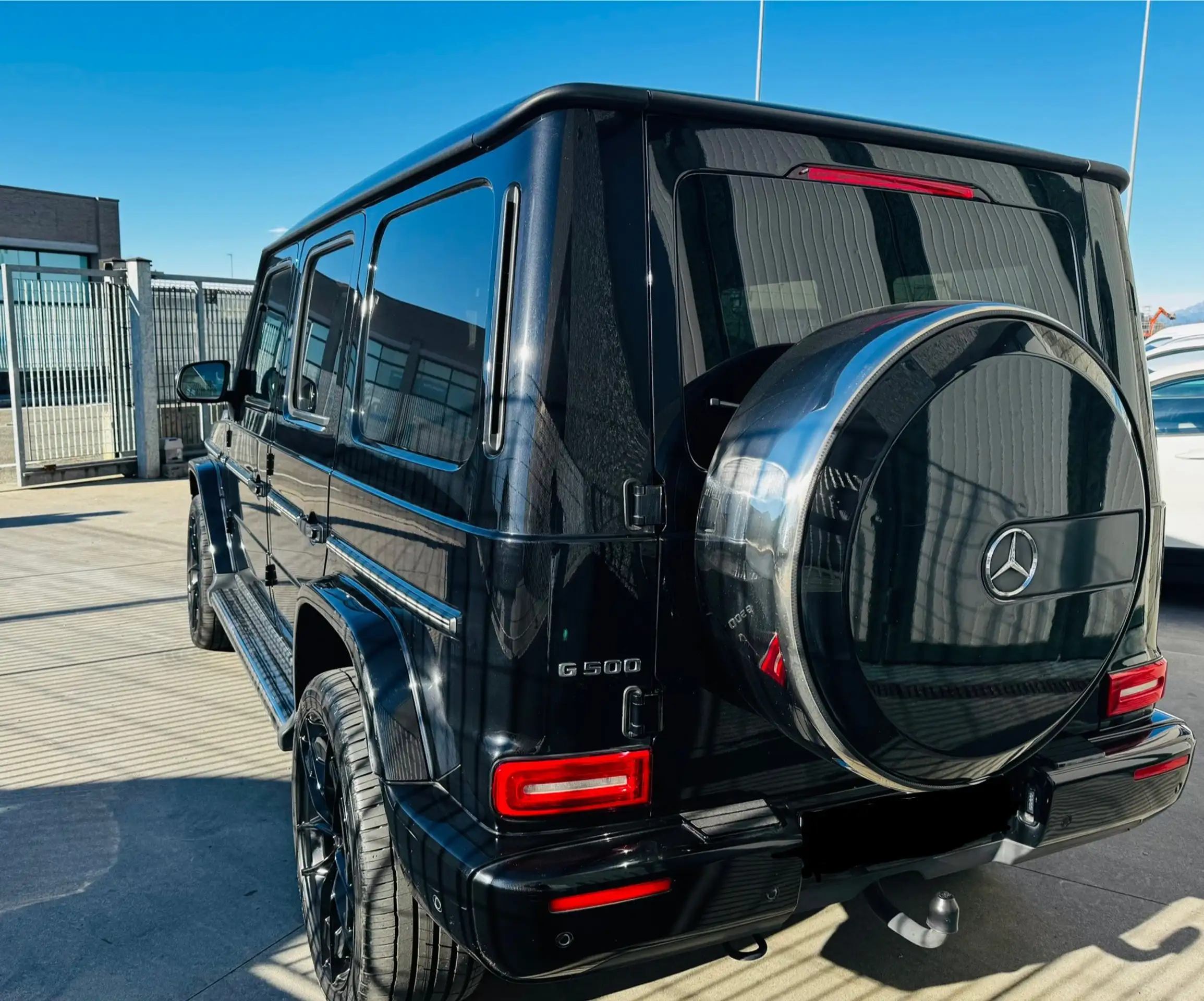 Mercedes-Benz - G 500