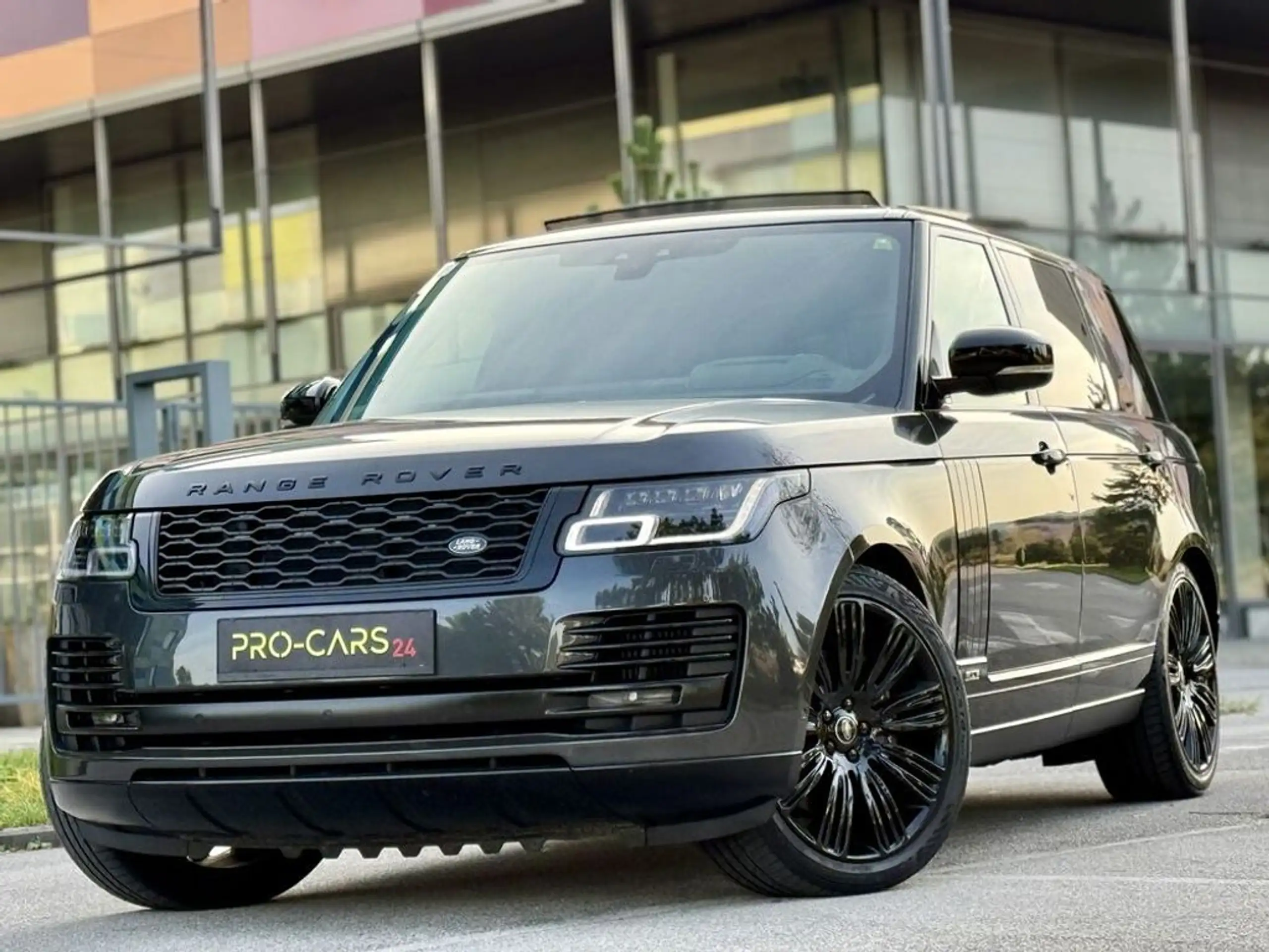 Land Rover - Range Rover