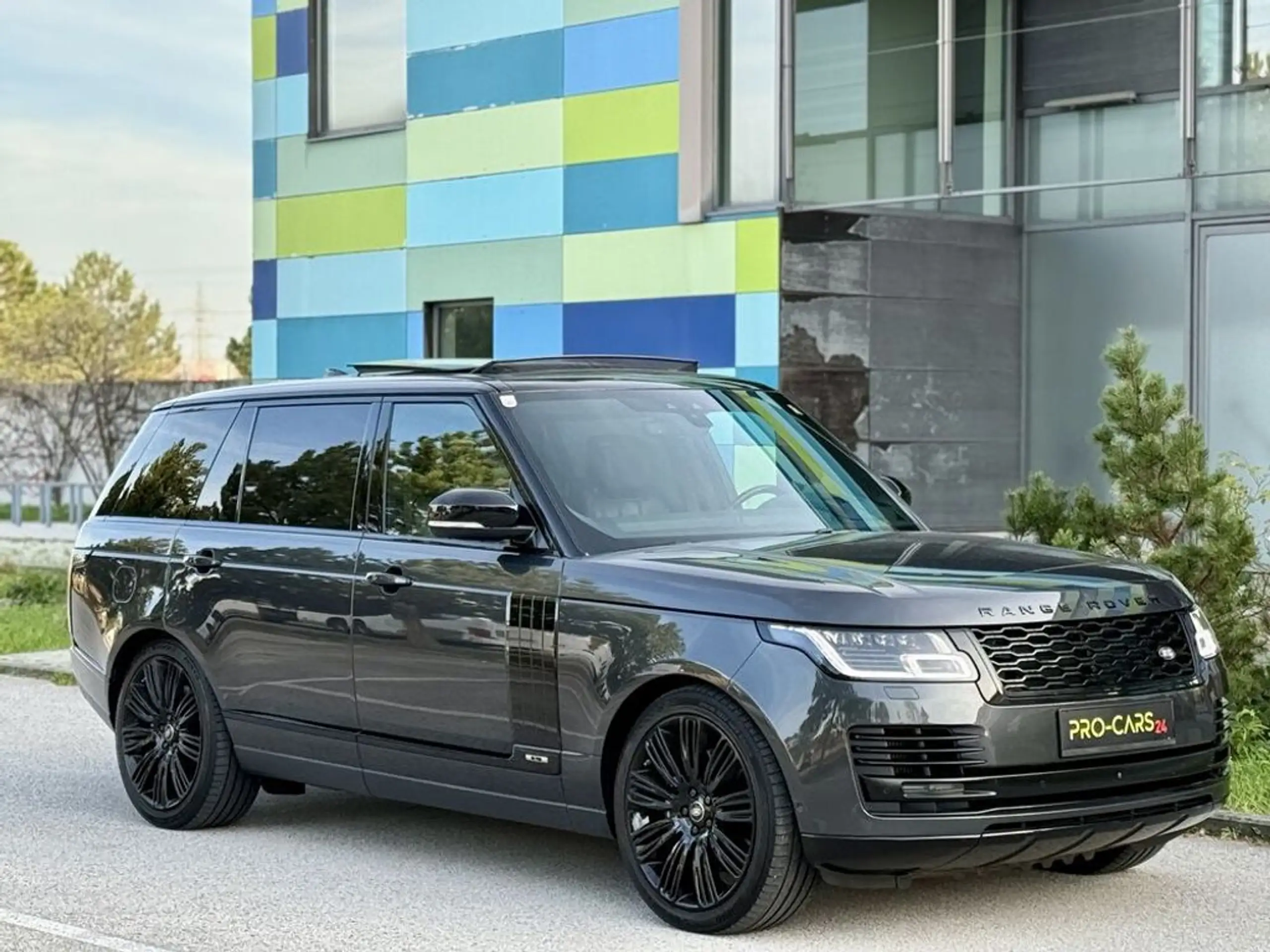 Land Rover - Range Rover