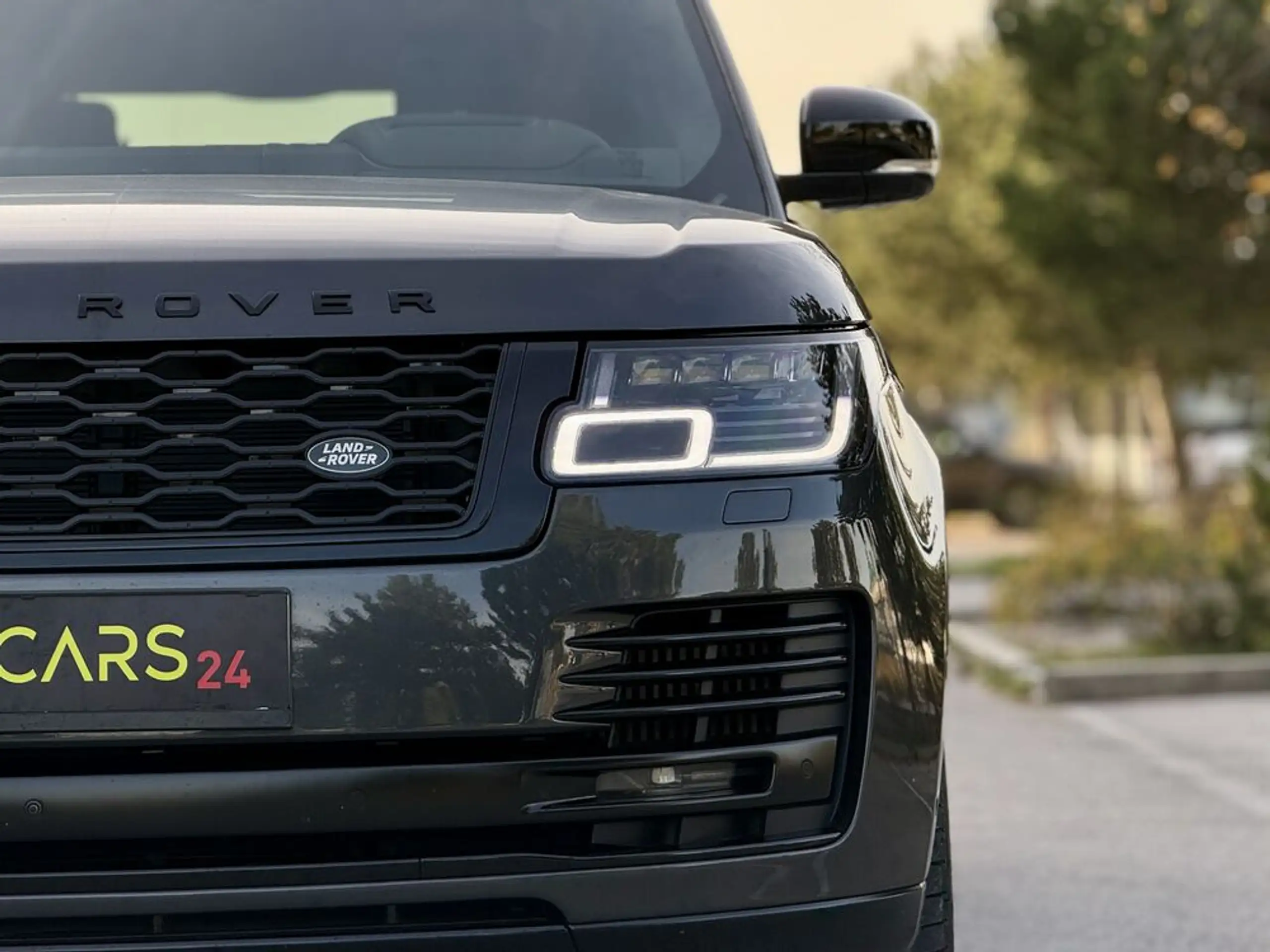 Land Rover - Range Rover