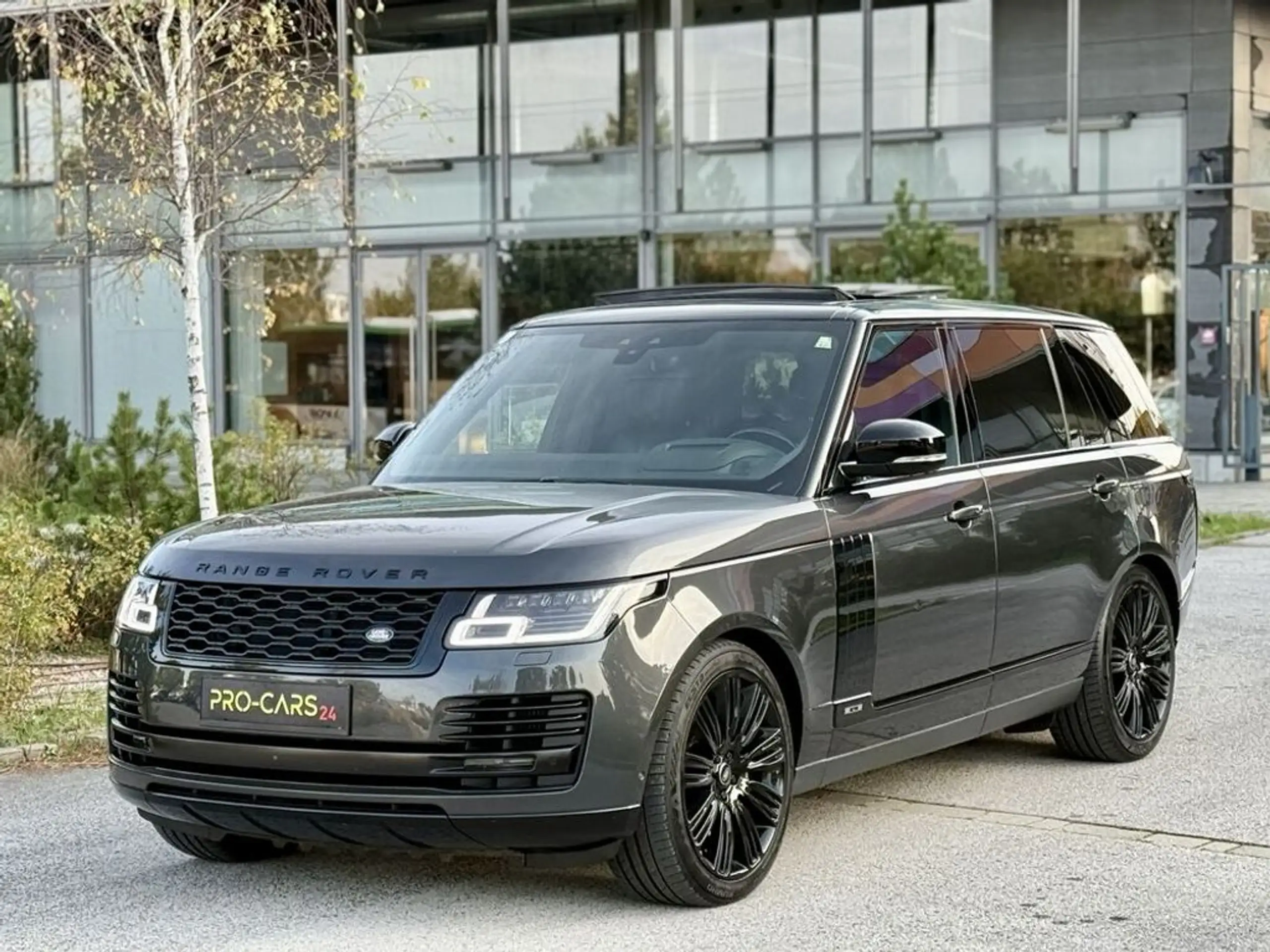 Land Rover - Range Rover