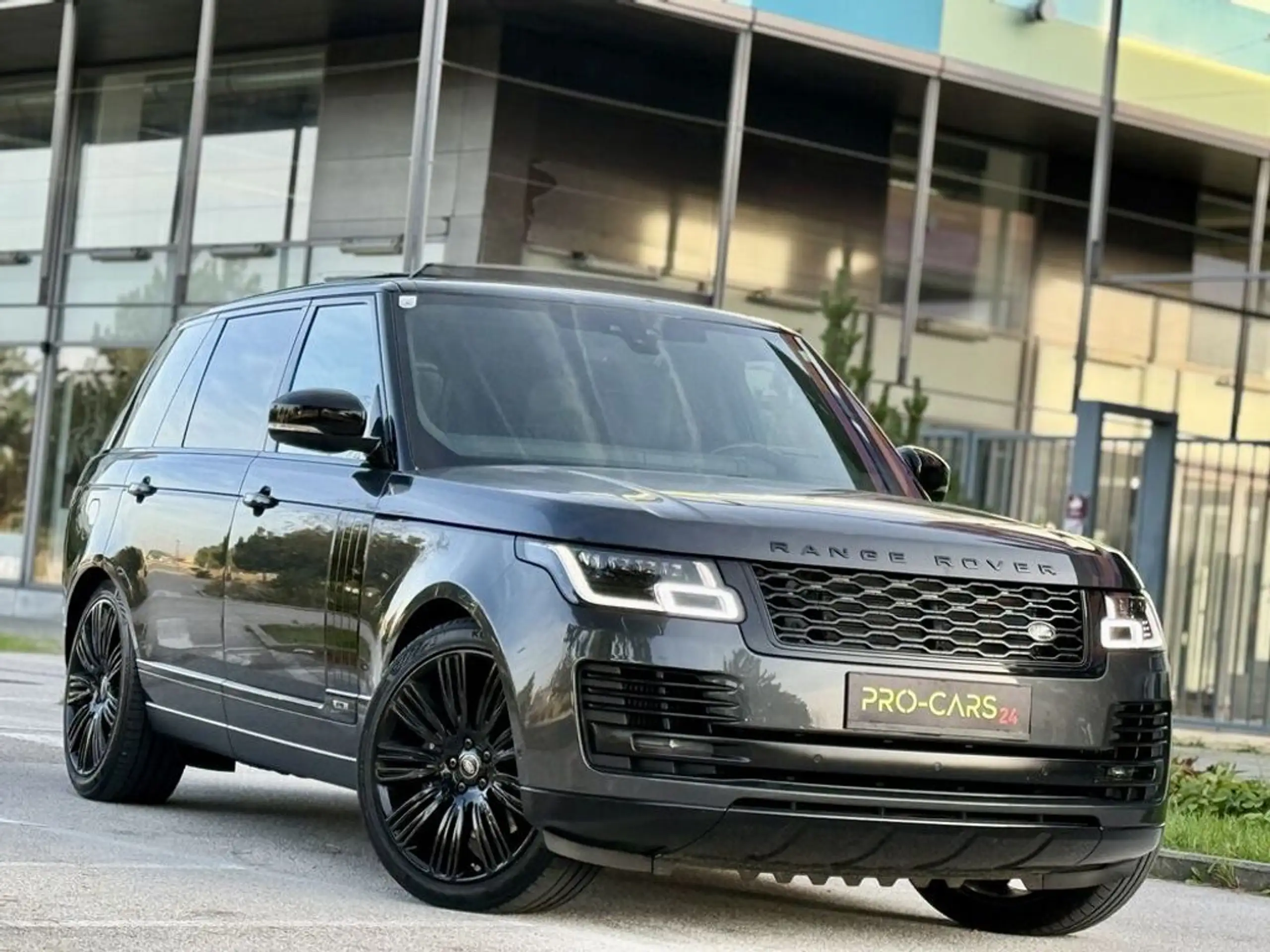 Land Rover - Range Rover