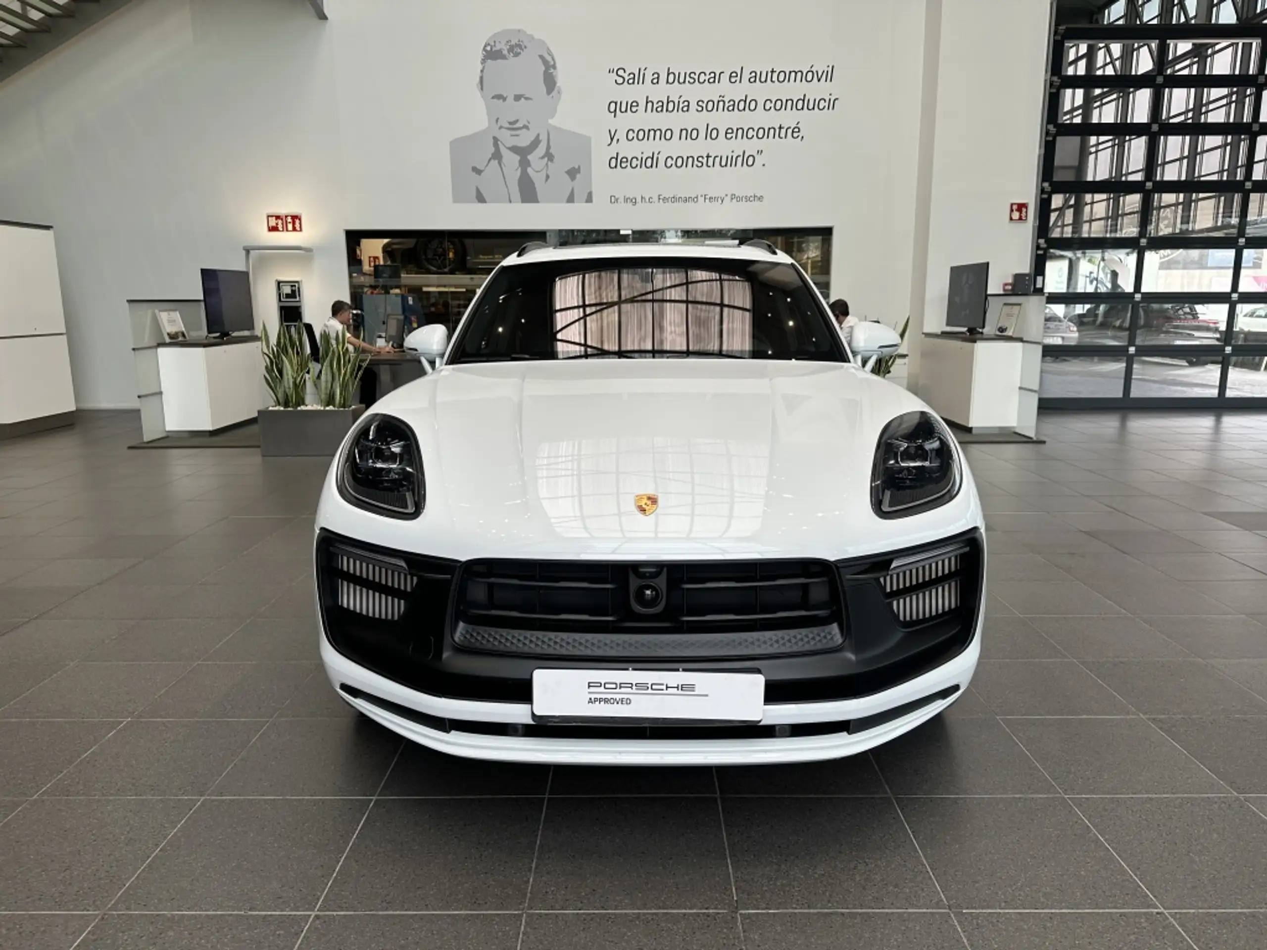 Porsche - Macan