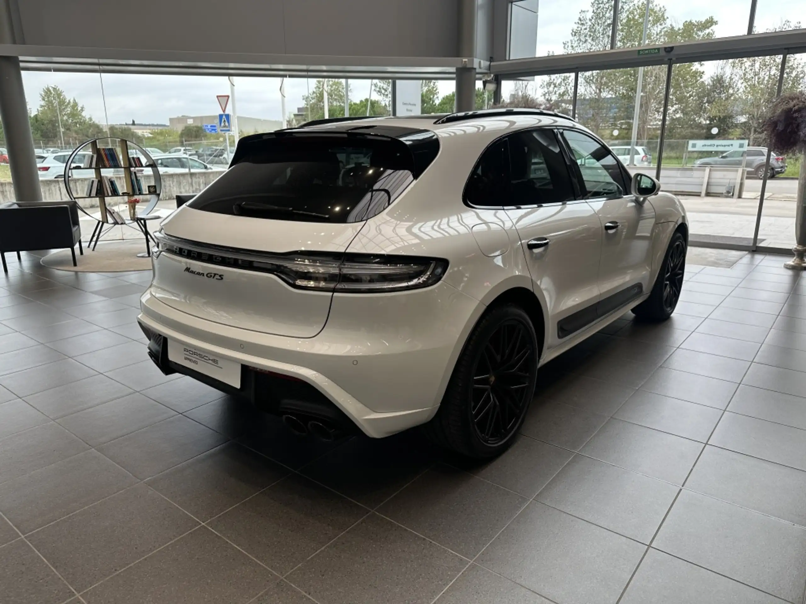 Porsche - Macan