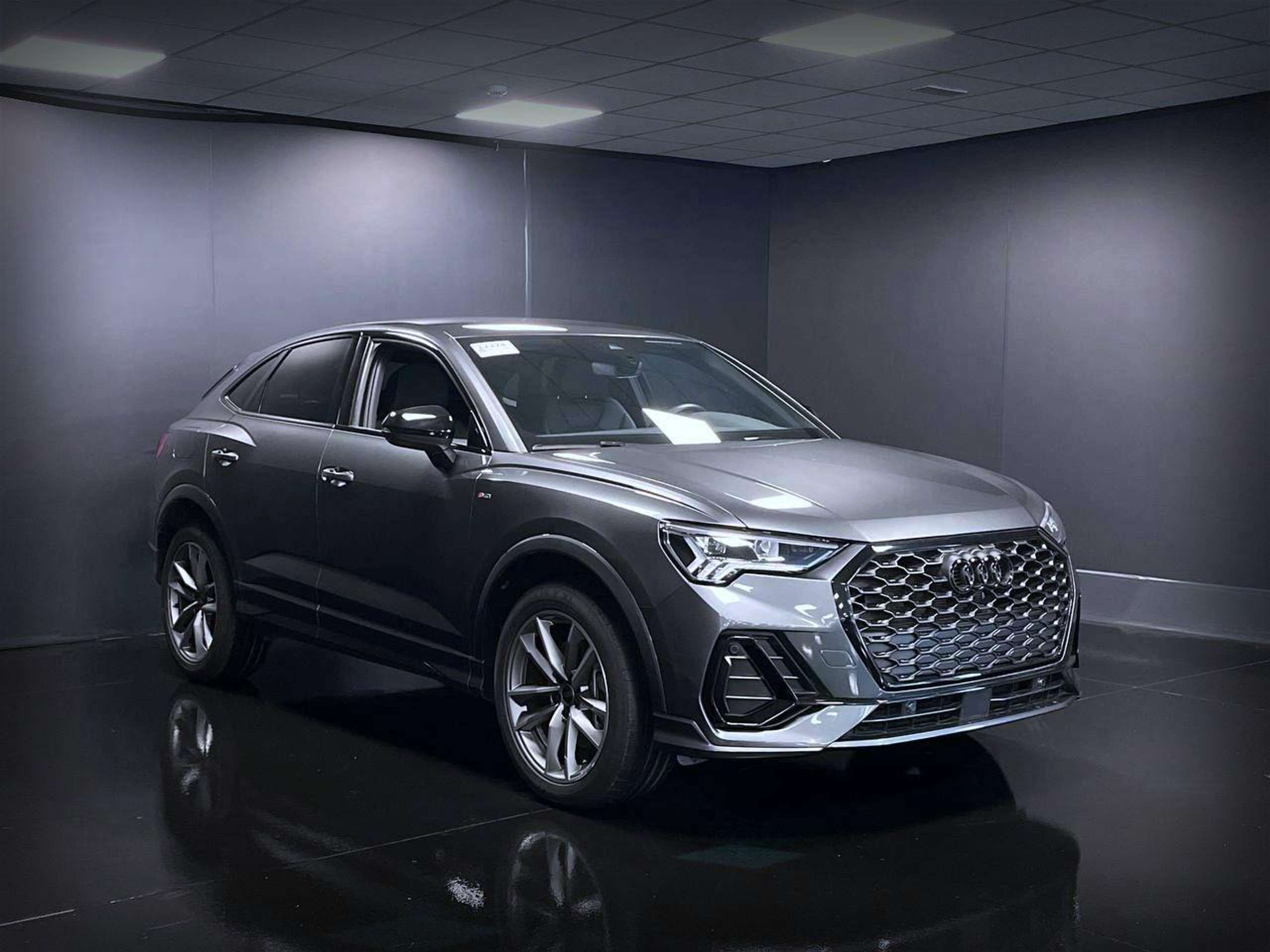 Audi - Q3