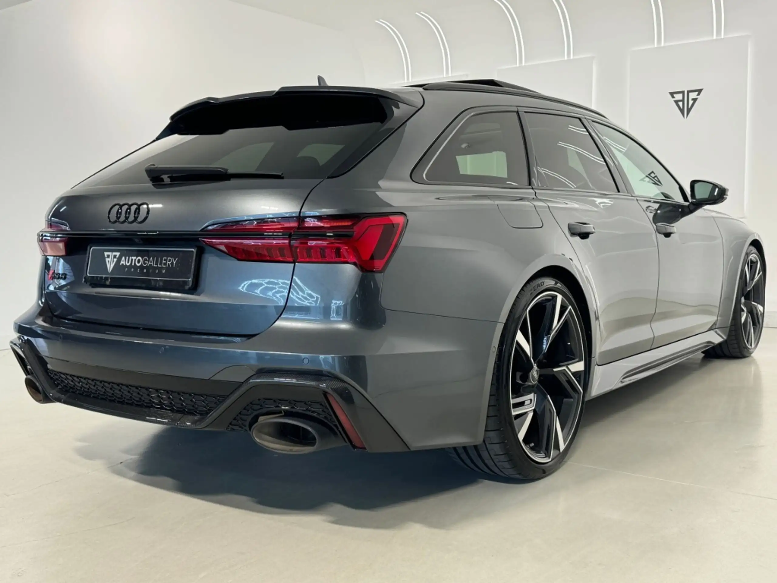 Audi - RS6